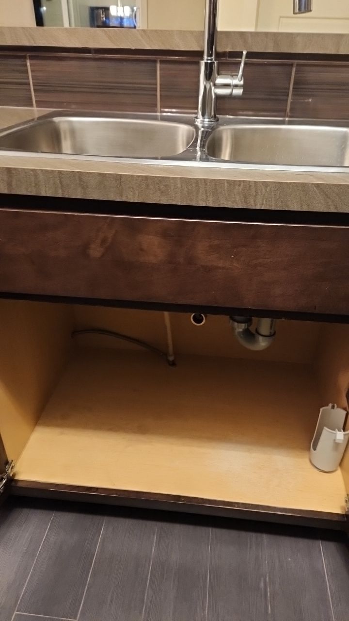 Move Out Cleaning Service by Tidyups Cleaning Service Inc