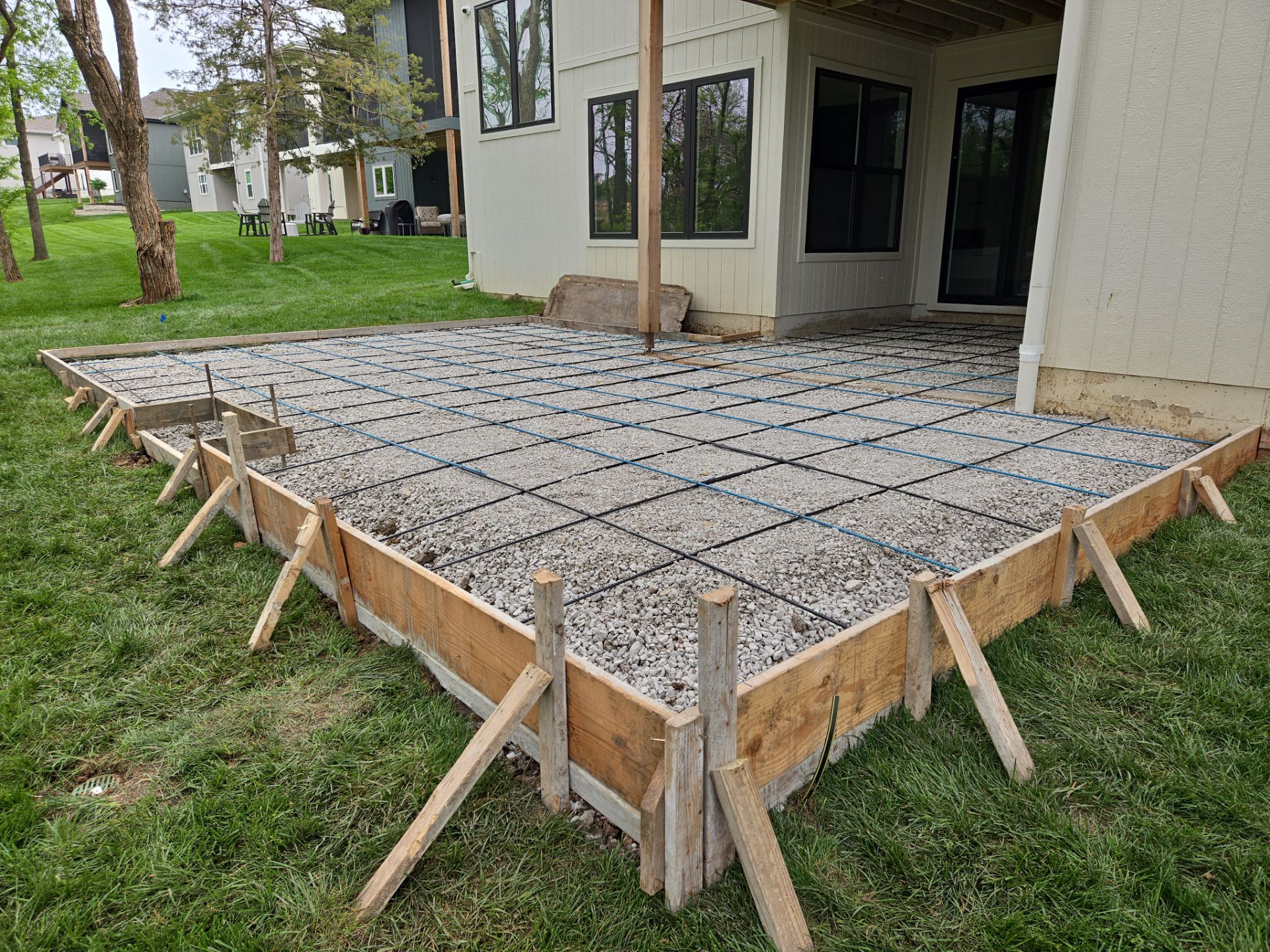 Beacon Hill Paver Patio by LAND ESCAPES LLC