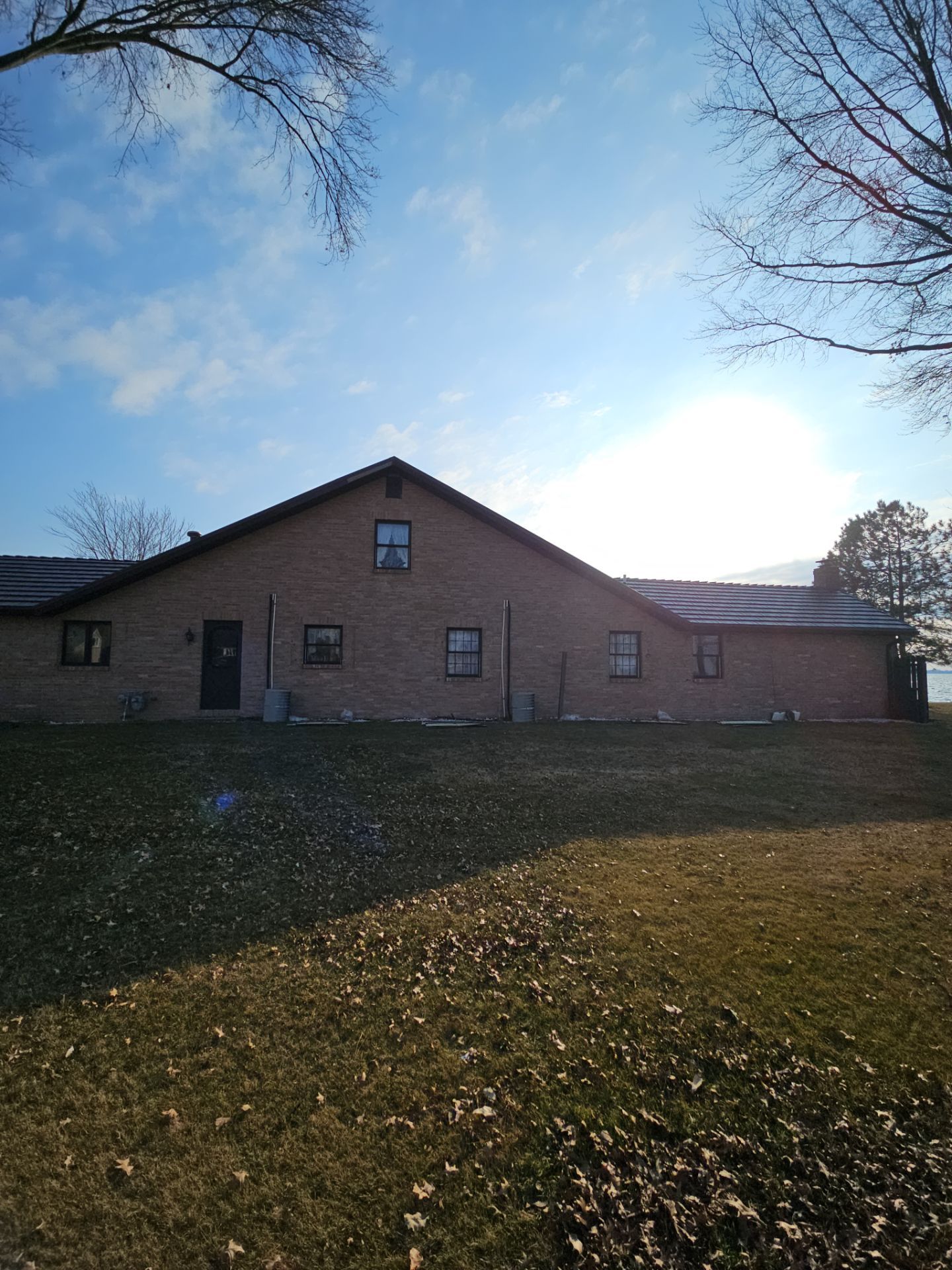 Residential Roofing Installation using Great American Shake - Mustang Brown by Nitro Roofing and Construction