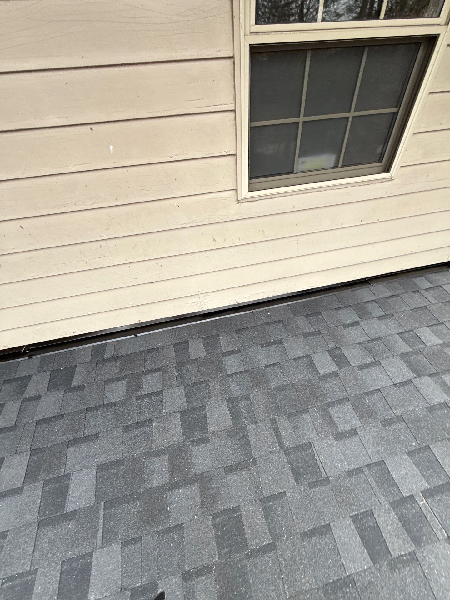 Springfield : Residential Roof Replacement with CertainTeed Landmark Pro in Max Moire Black  by RM Banning, Inc.