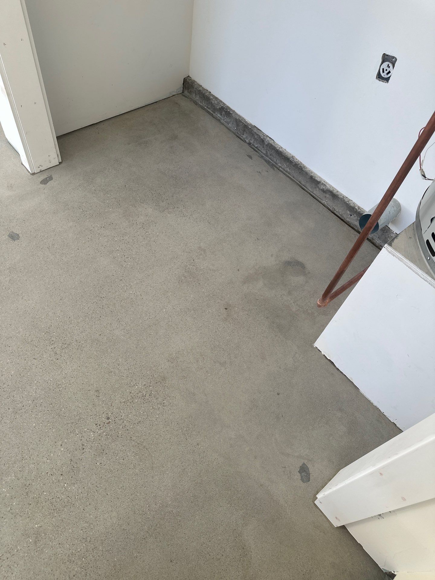 Polyurea Garage Floor Coating with Tidal Wave Flake Finish by MGP Coatings