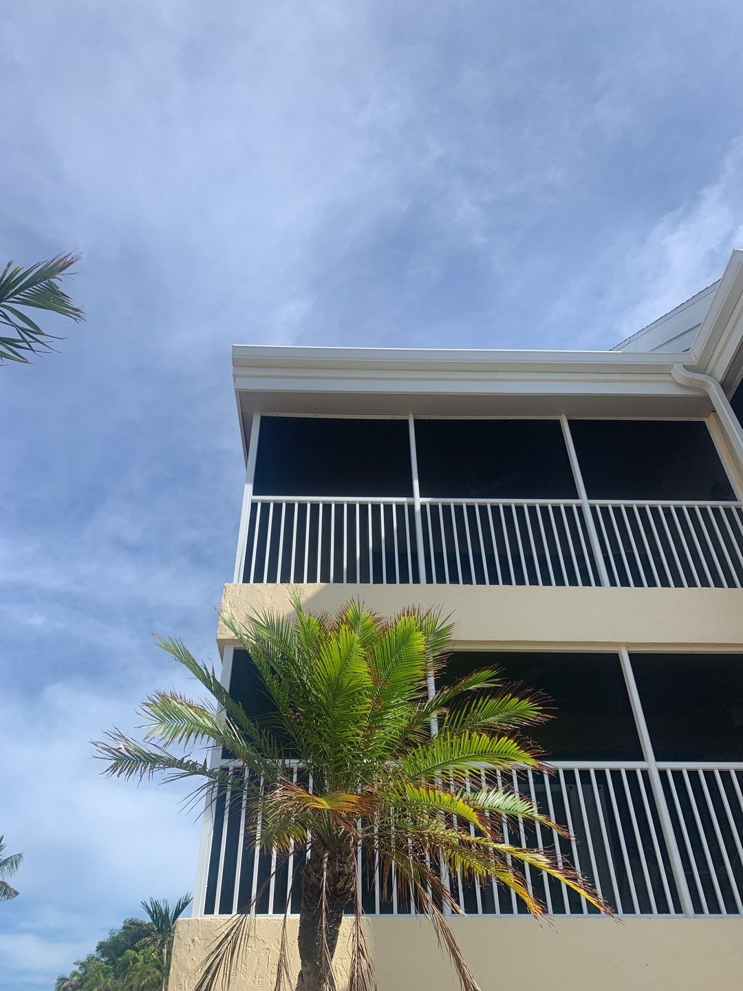 Commercial White Gutter Installation un Sanibel FL by Gutter Professors