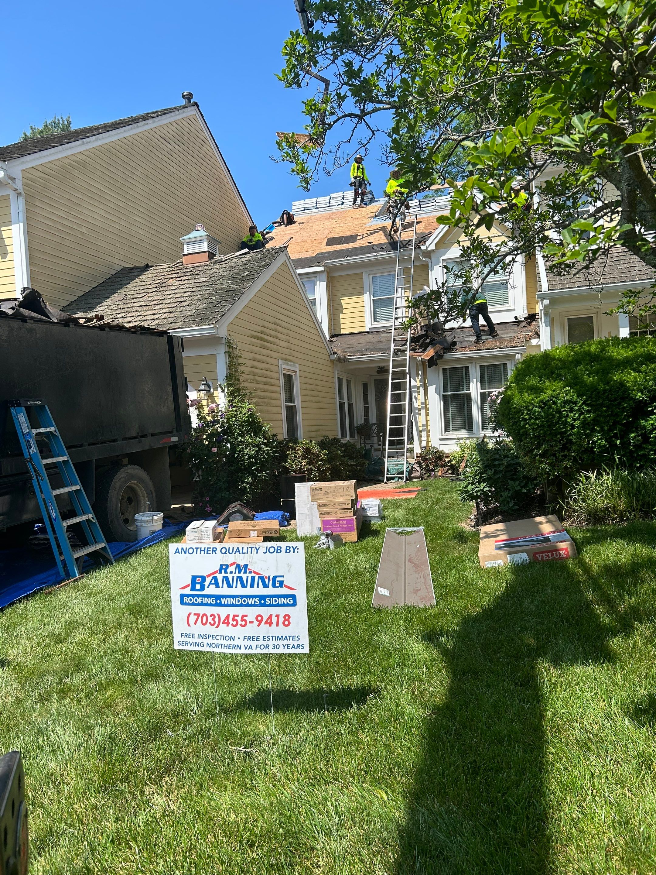 Arlington: CertainTeed Grand Manor Designer Shingles in Weathered Wood by RM Banning, Inc.