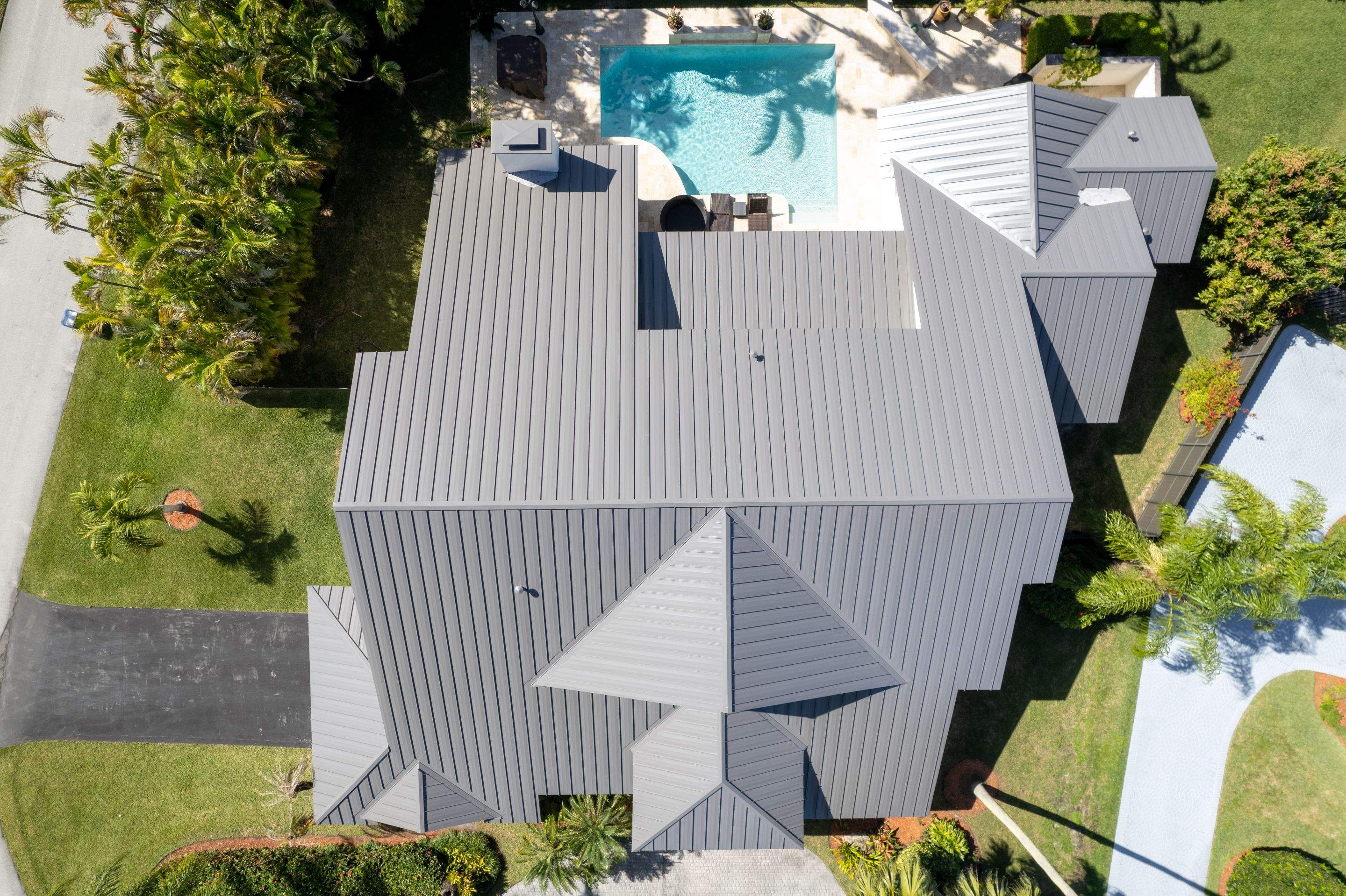 Metal Roof - Galvalume - Charcoal by Istueta Roofing