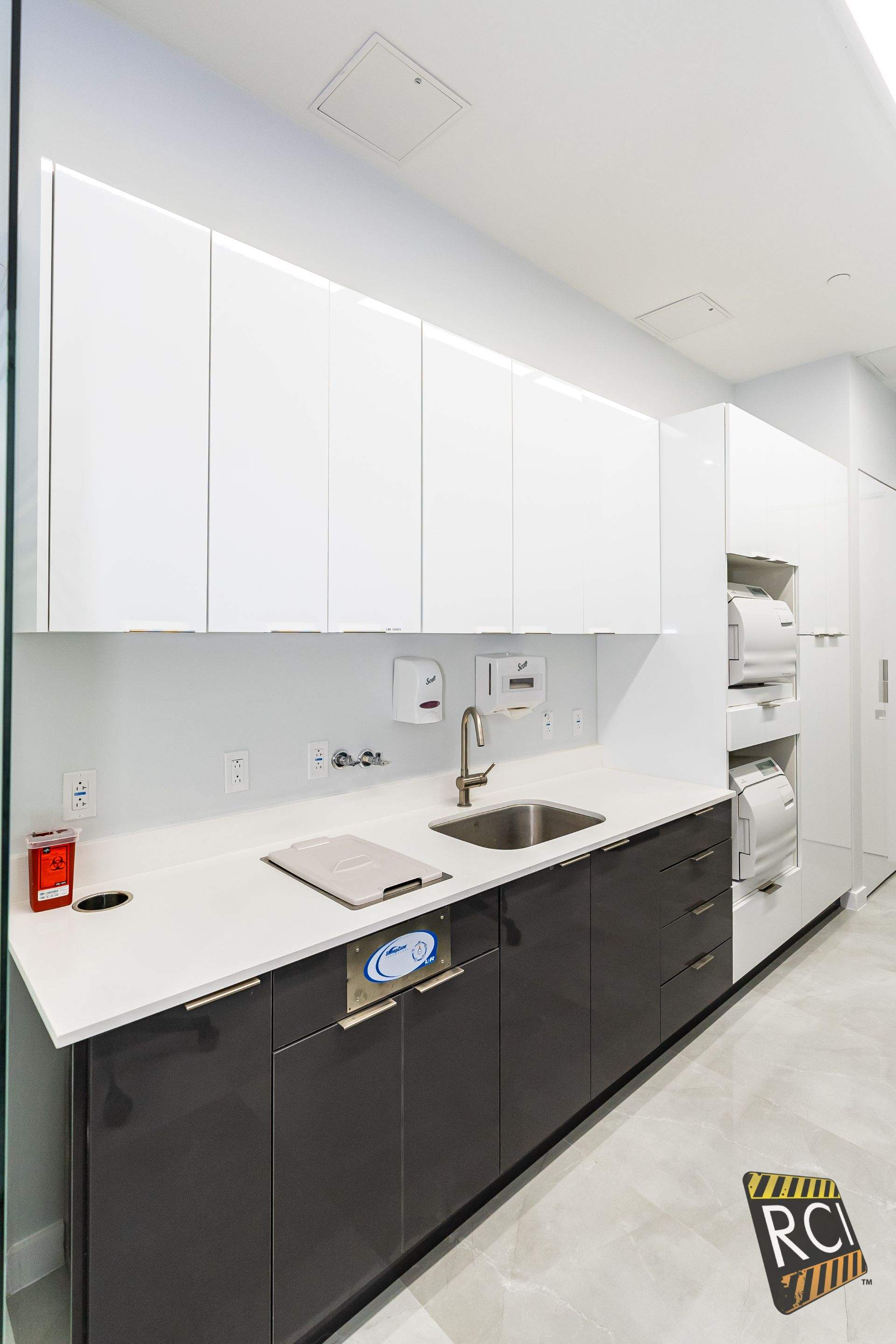 Rio Dental Studio by Ruiz Construction Inc