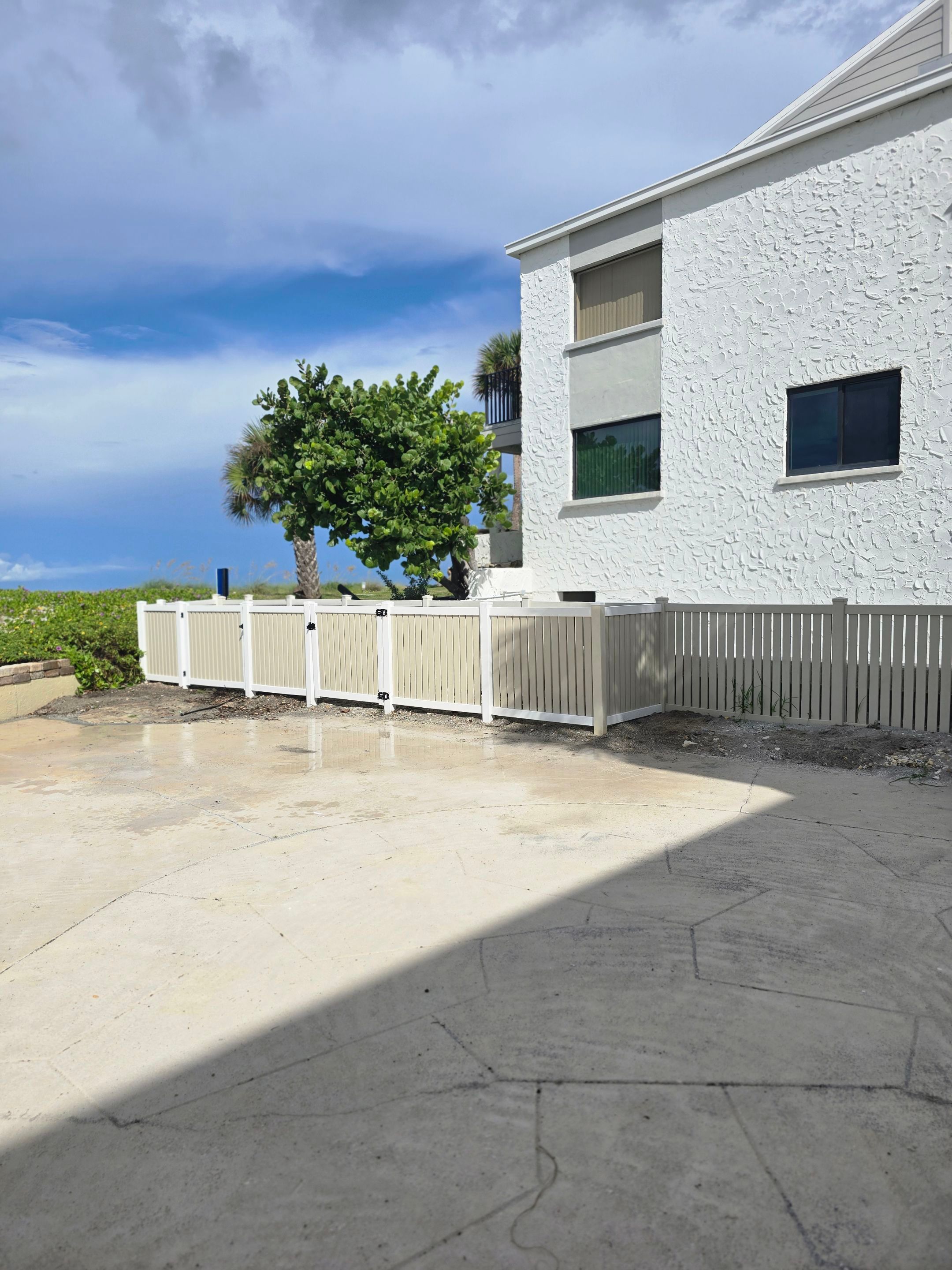 Waterfront Vinyl Privacy Fence Realignment in Venice by True Fence LLC