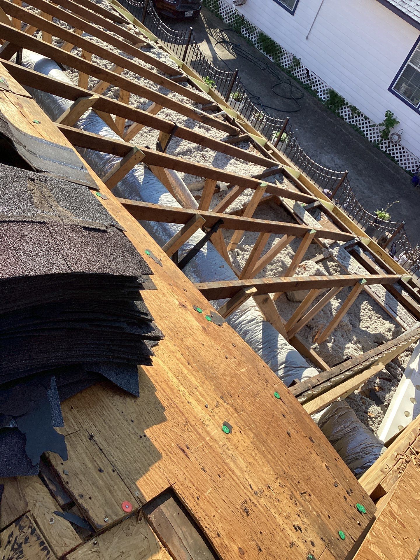 Residential Roofing Installation using Owen's Corning Duration (Lifetime) Shingles by Roof Repair Company
