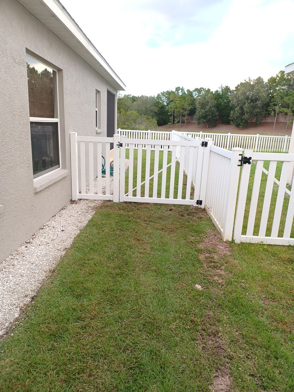 Vinyl Picket Fence Installation using Vinyl Picket Fence by Asap fence and gates, LLC