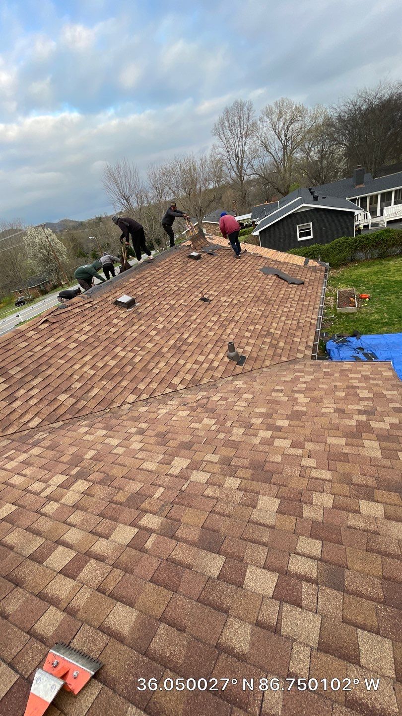 Residential Roofing Installation using Owens Corning Oakridge Roofing System by Undersun Roofing 