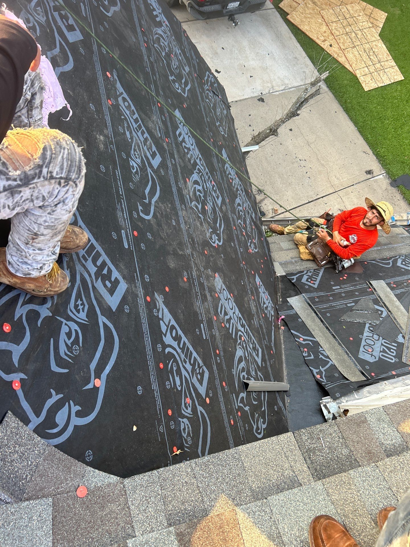 Residential Roofing Installation using Owen's Corning Duration (Lifetime) Shingles by Roof Repair Company