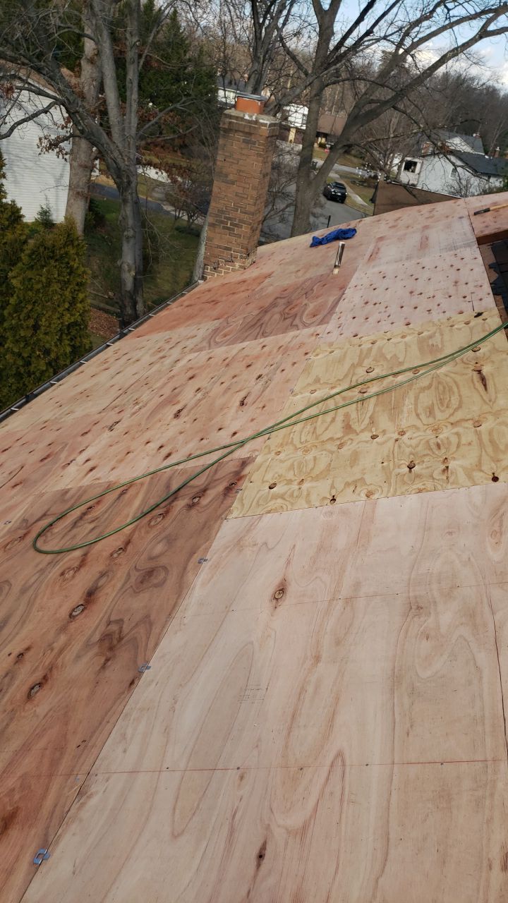 Springfield: CertainTeed Landmark Designer Shingles in Burnt Sienna by RM Banning, Inc.