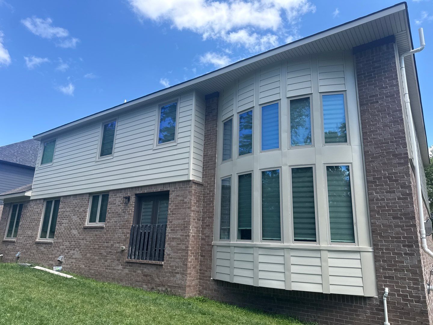 Siding Replacement using Alside S7 Cedar Mill Grain Composite by 180 Contractors