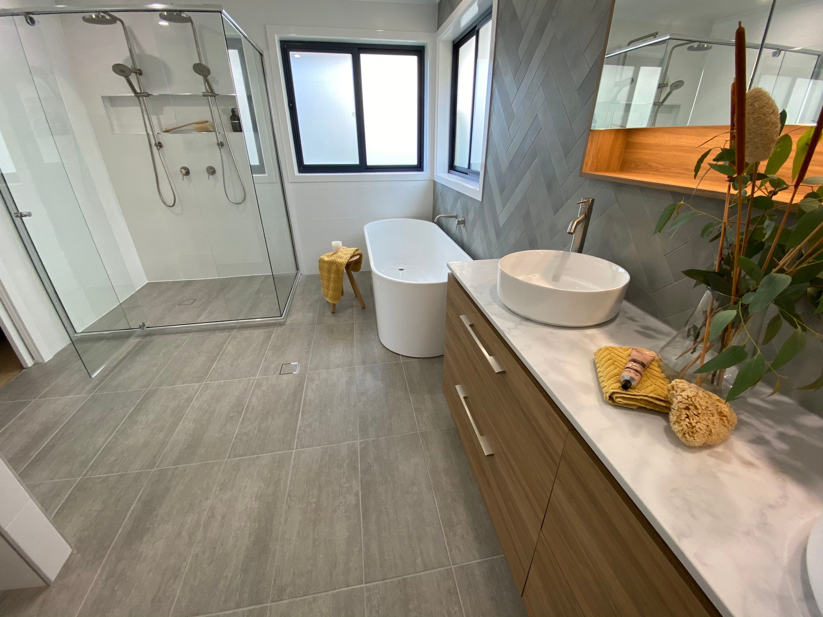 Large Ensuite Renovation by Re-seal Bathrooms