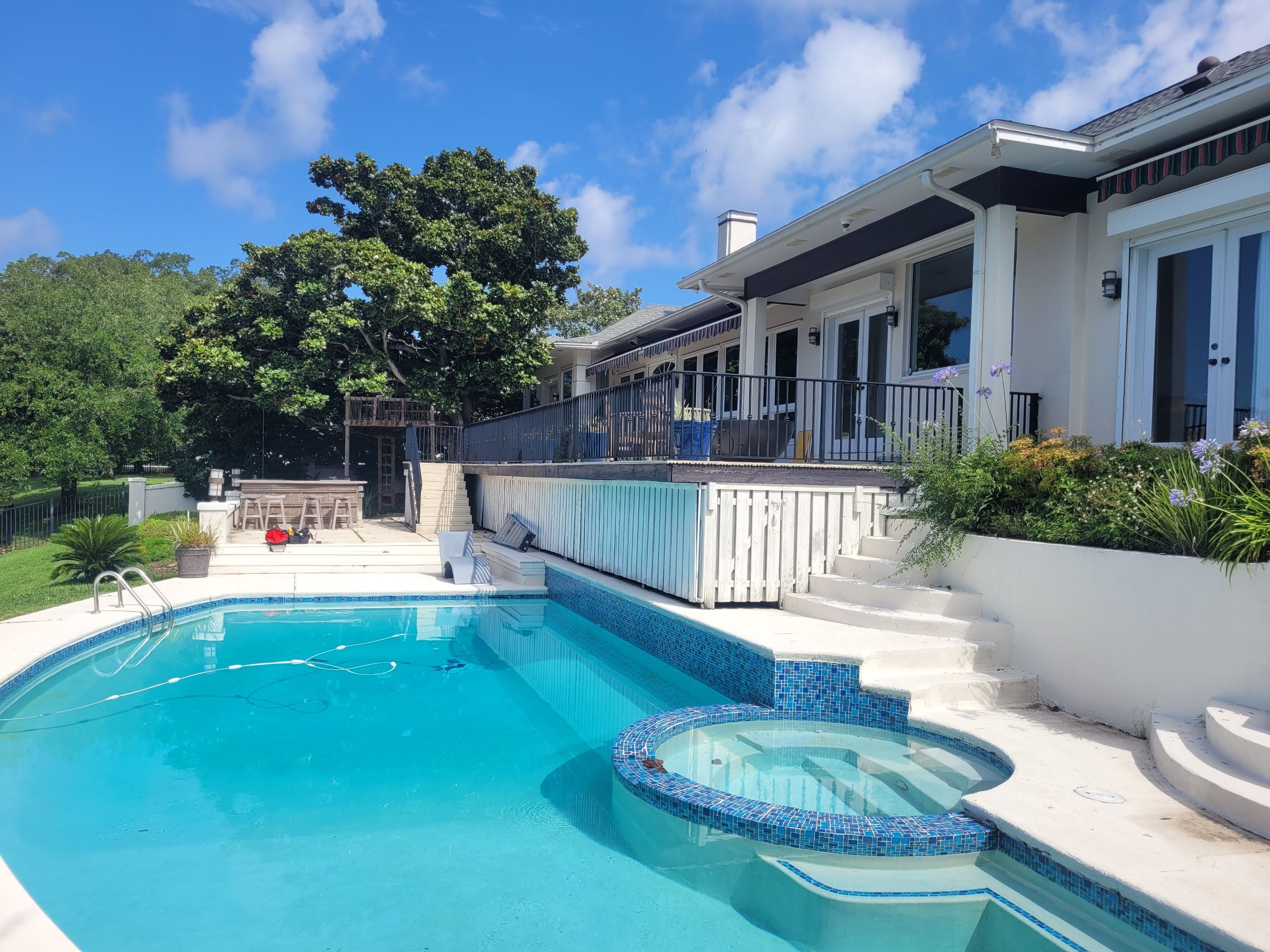 Poolside Colorbeam Patio Cover in Gulf Breeze by Titan Sunrooms