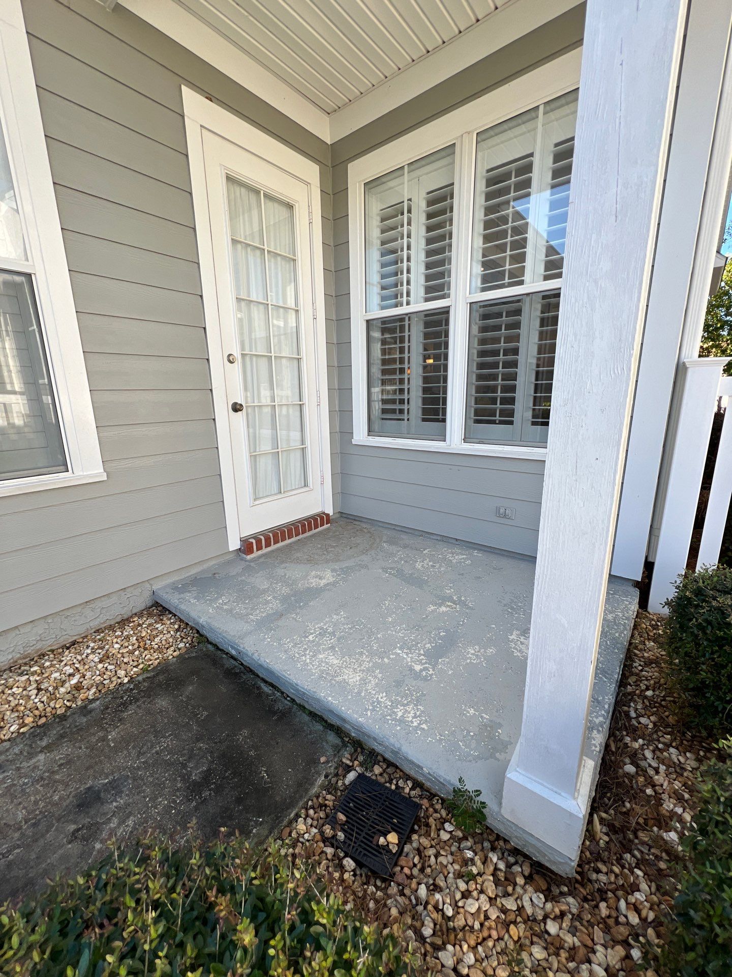 This is one floor Before & After you’re going to have to SEE to believe 👀 🤯 by Deese Elite Concrete Coatings