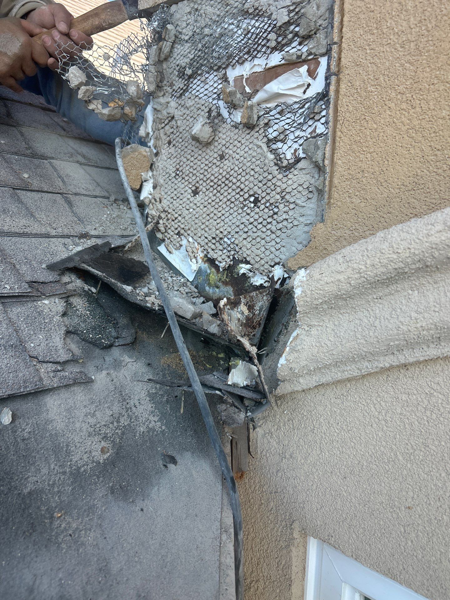 Stucco Problems in Paradise  by Bayfront Roofing and Construction