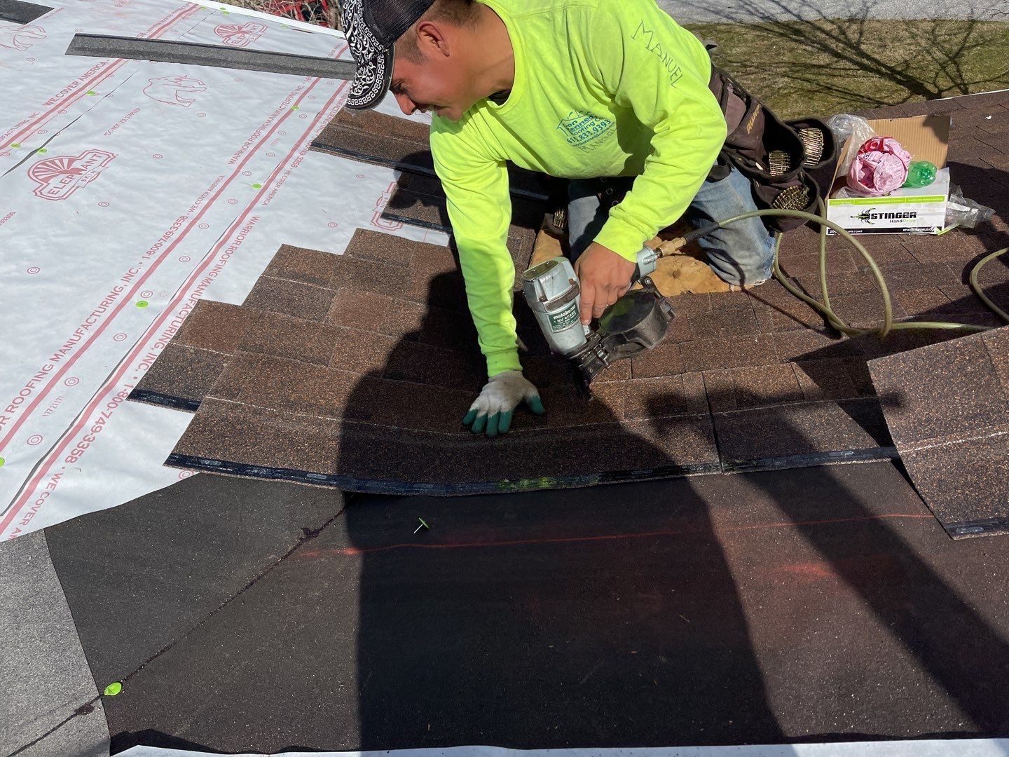 Residential Roofing Installation using Owens Corning Oakridge Roofing System by Undersun Roofing 