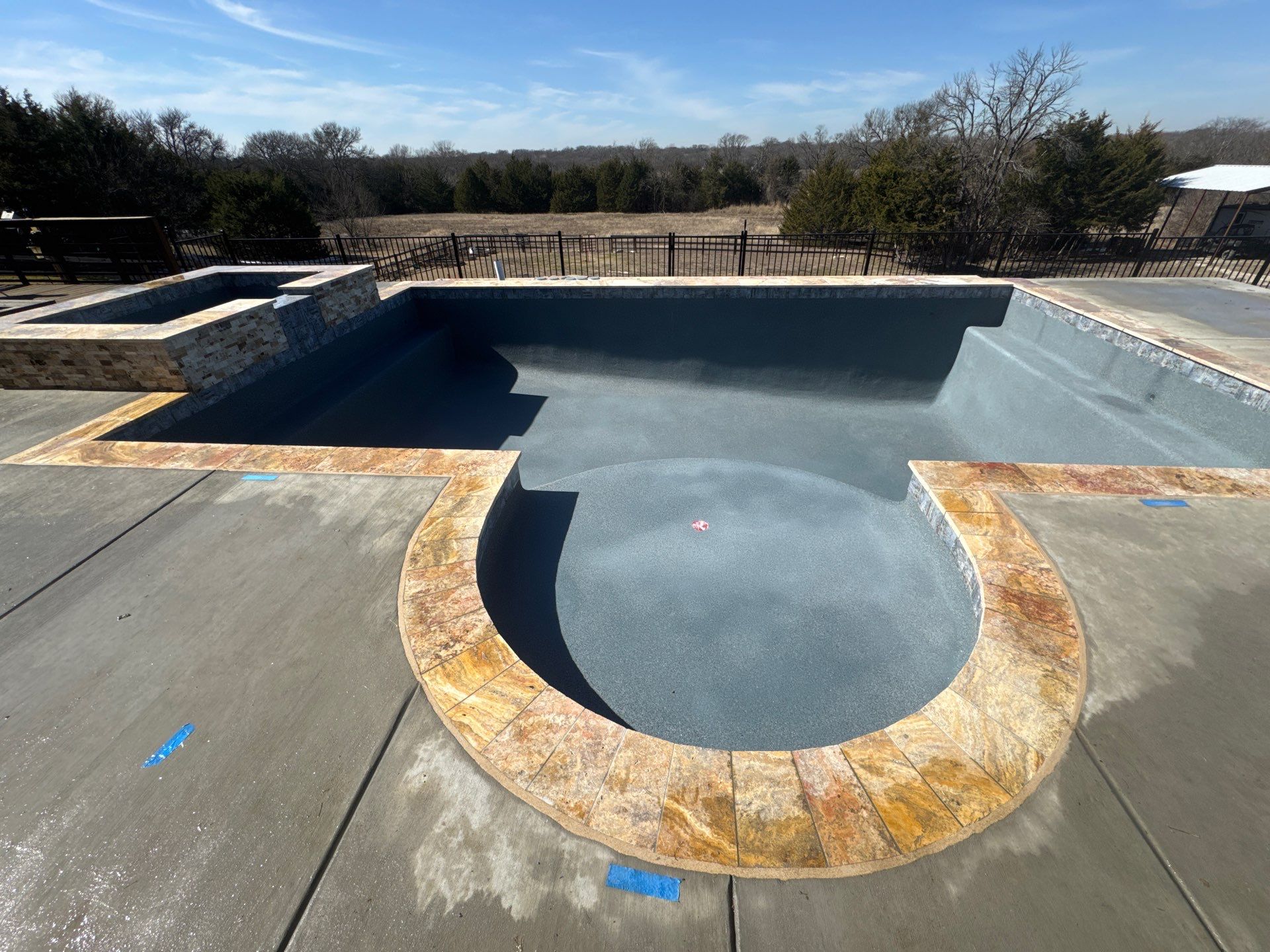Large Classical Pool and Spa by Pinnacle Pools and Spas - DFW