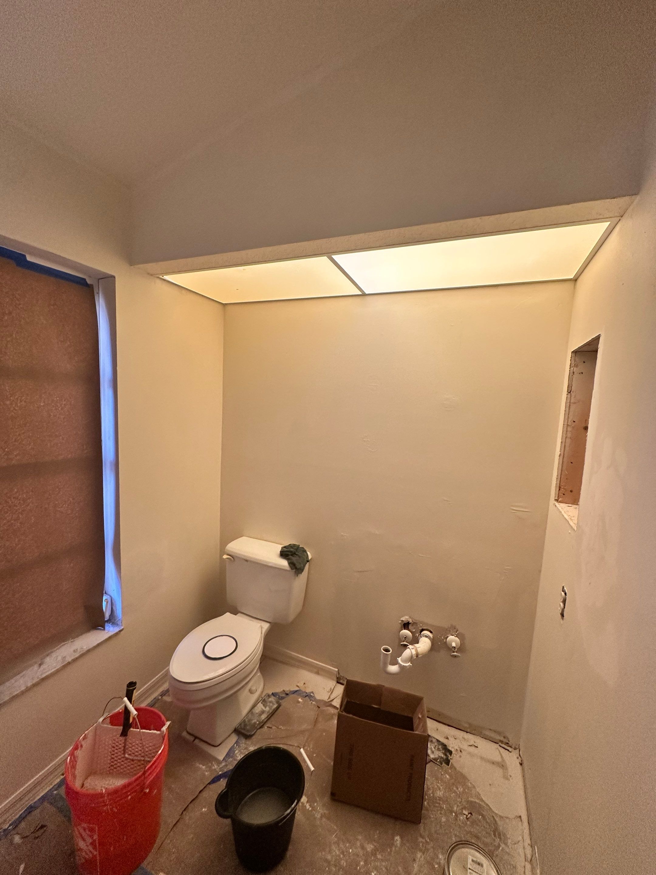 Lenny Van Denhandel - Interior by Fresh Coat Painters