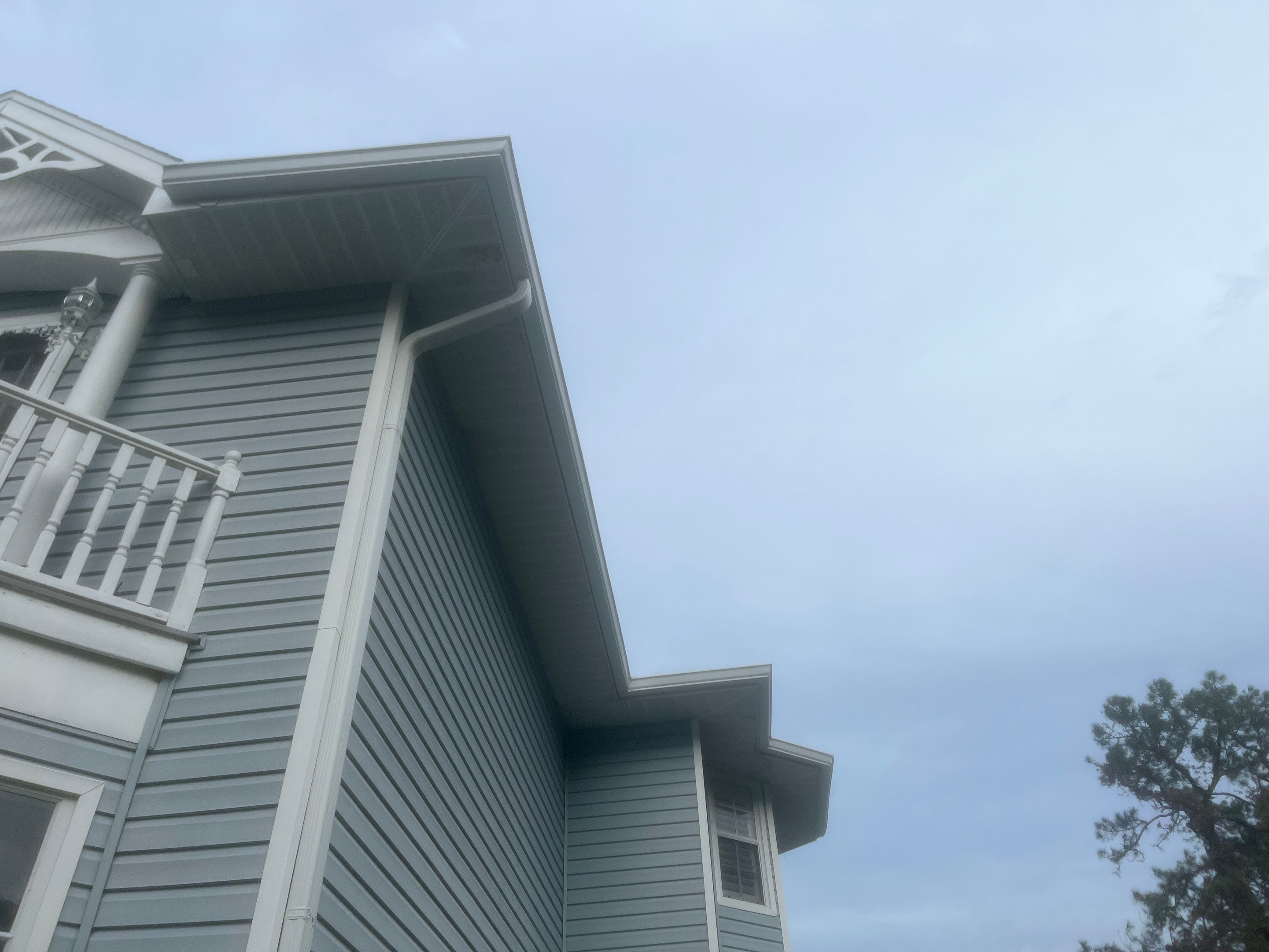 6-inch Seamless Gutters Installed in Bradenton FL by Gutter Professors