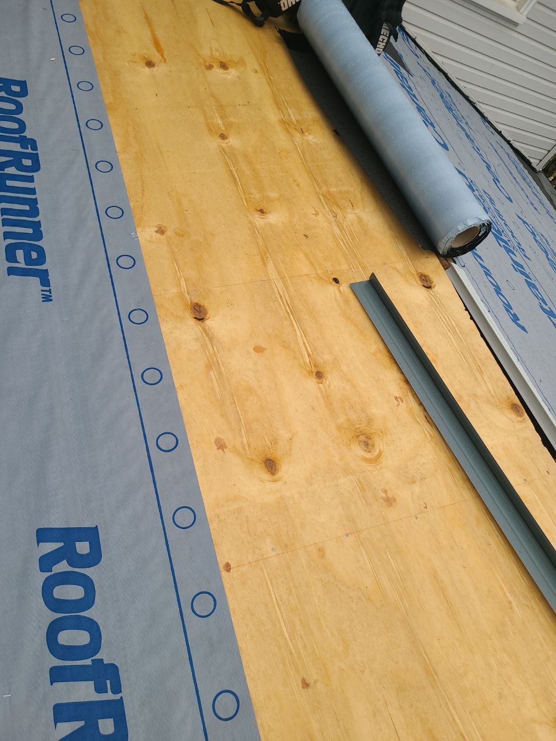 West Springfield: Residential Roof Replacement with CertainTeed Landmark in Colonial Slate by RM Banning, Inc.