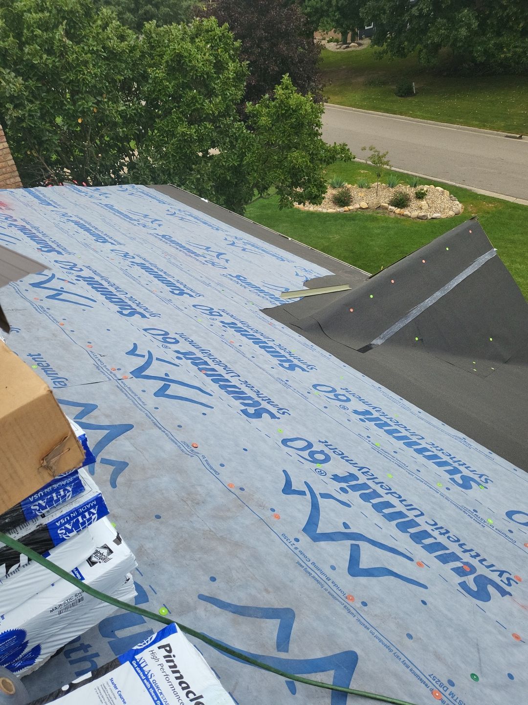 ATLAS PINNACLE COLOR: MAJESTIC SHAKE by Eagle Eye Roofing