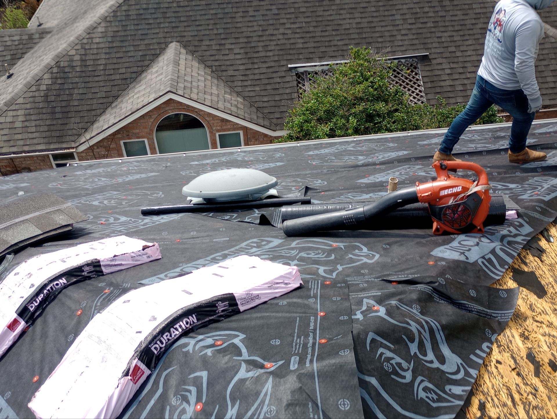 Residential Roofing Installation using Owen's Corning Duration (Lifetime) Shingles by Roof Repair Company