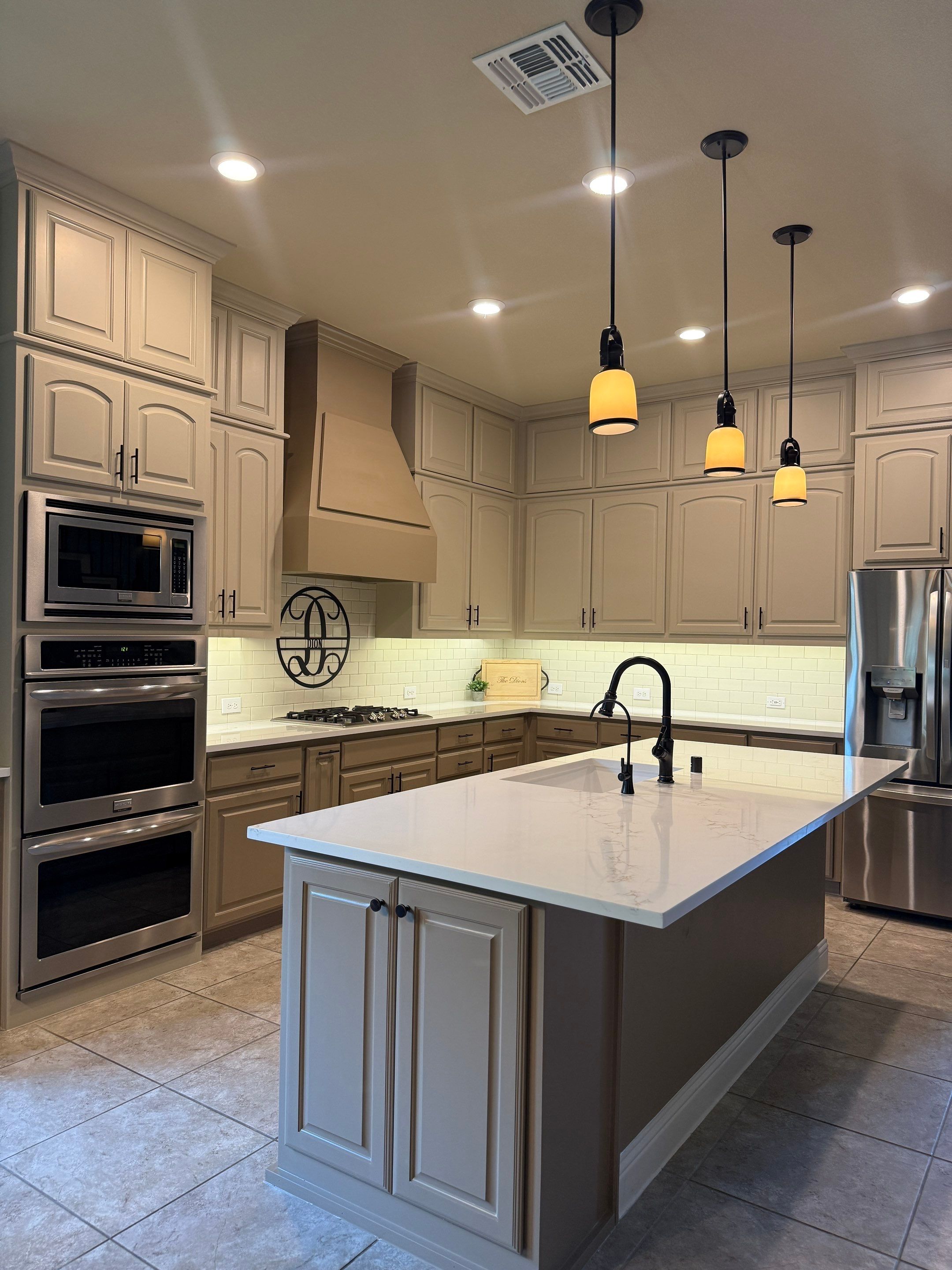 Kitchen & Primary Bath Remodel- McKinney, TX by C3 Custom Builds