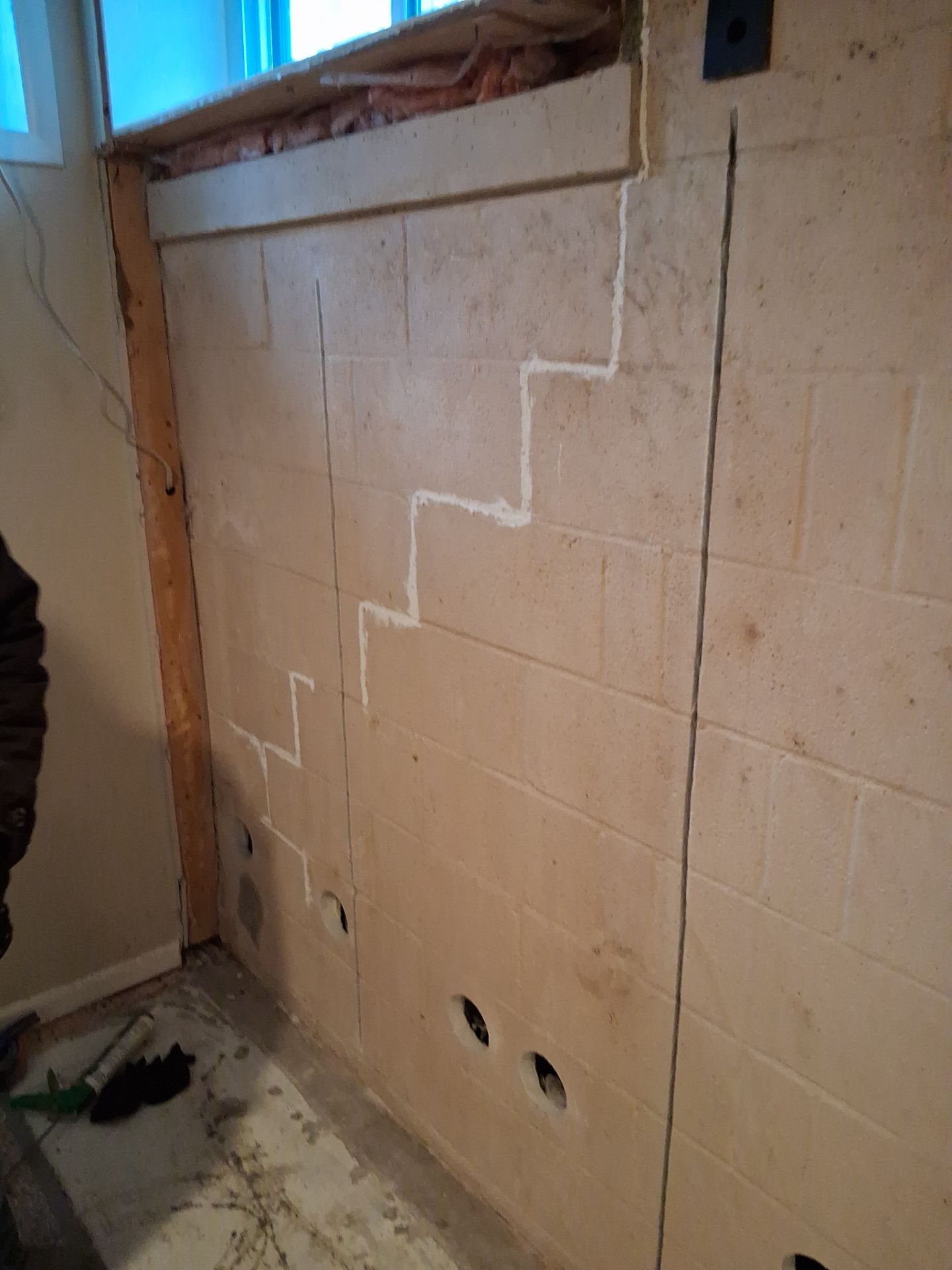 Embedded Fiber Reinforcement by Toledo Basement Repair 
