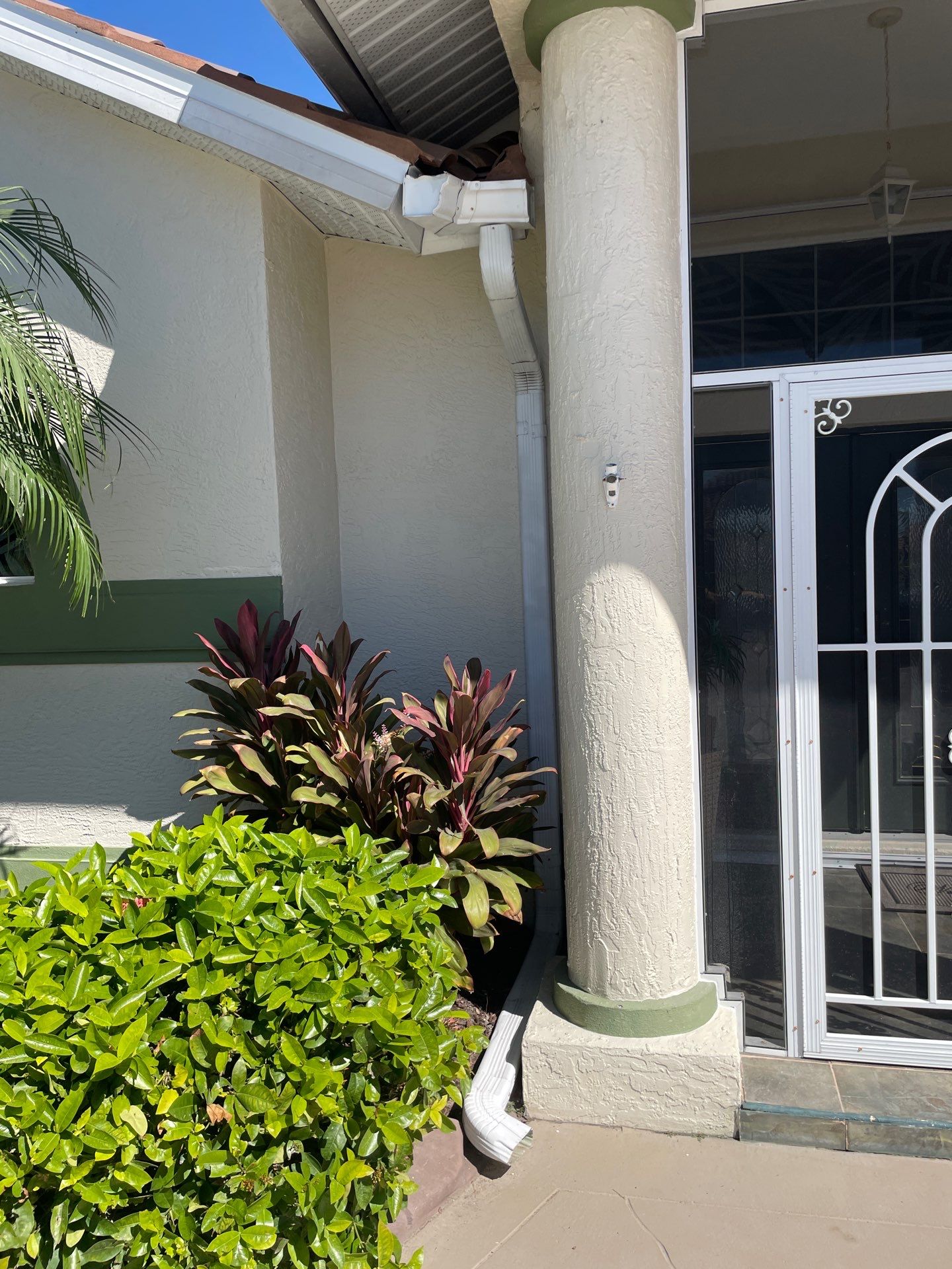 Modern 7 inch K-Style Gutters in Fort Myers FL by Gutter Professors
