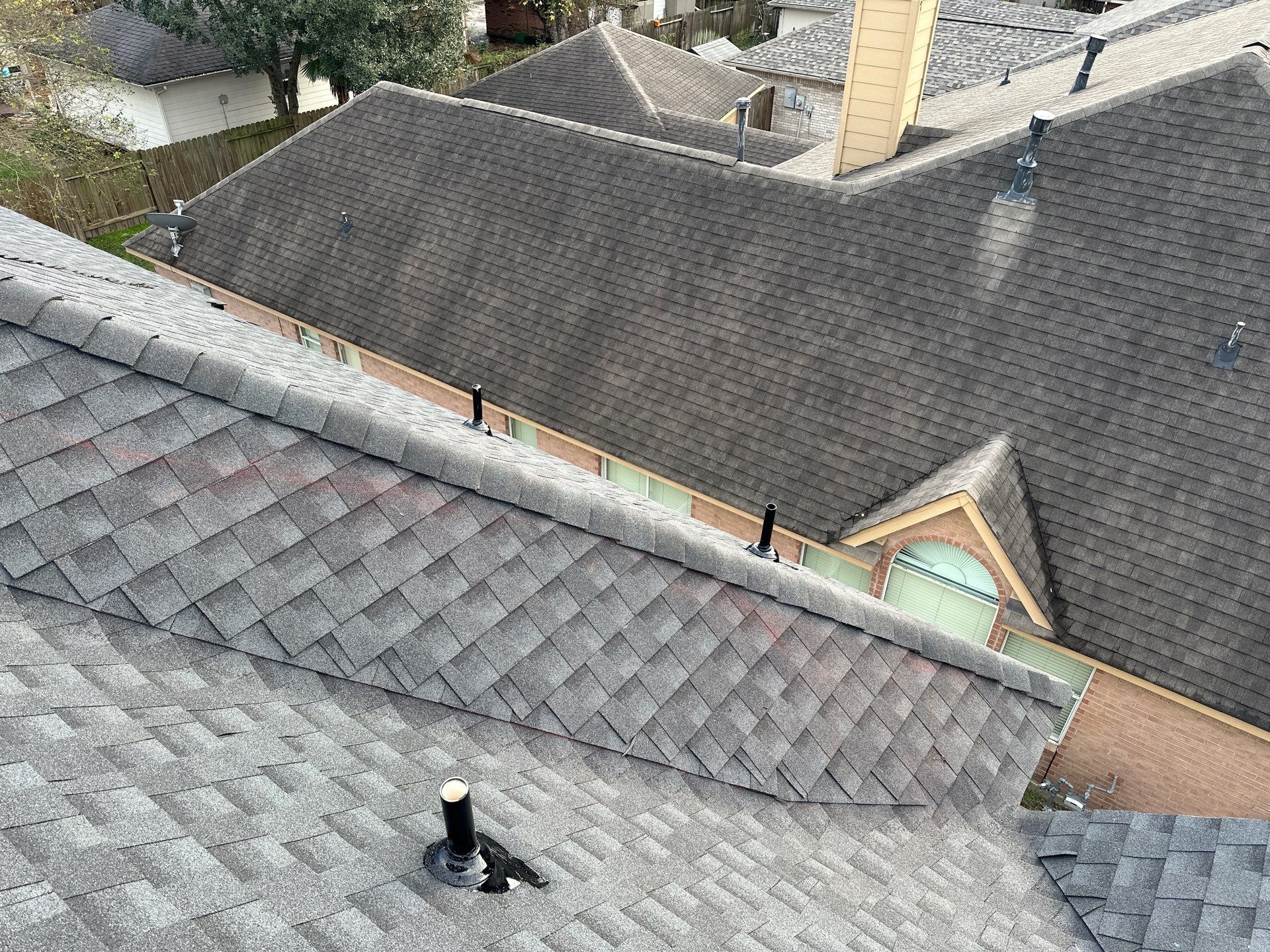 GAF HDZ CHARCOAL W/ PREMIUM RIDGE Z by Motion Roofing