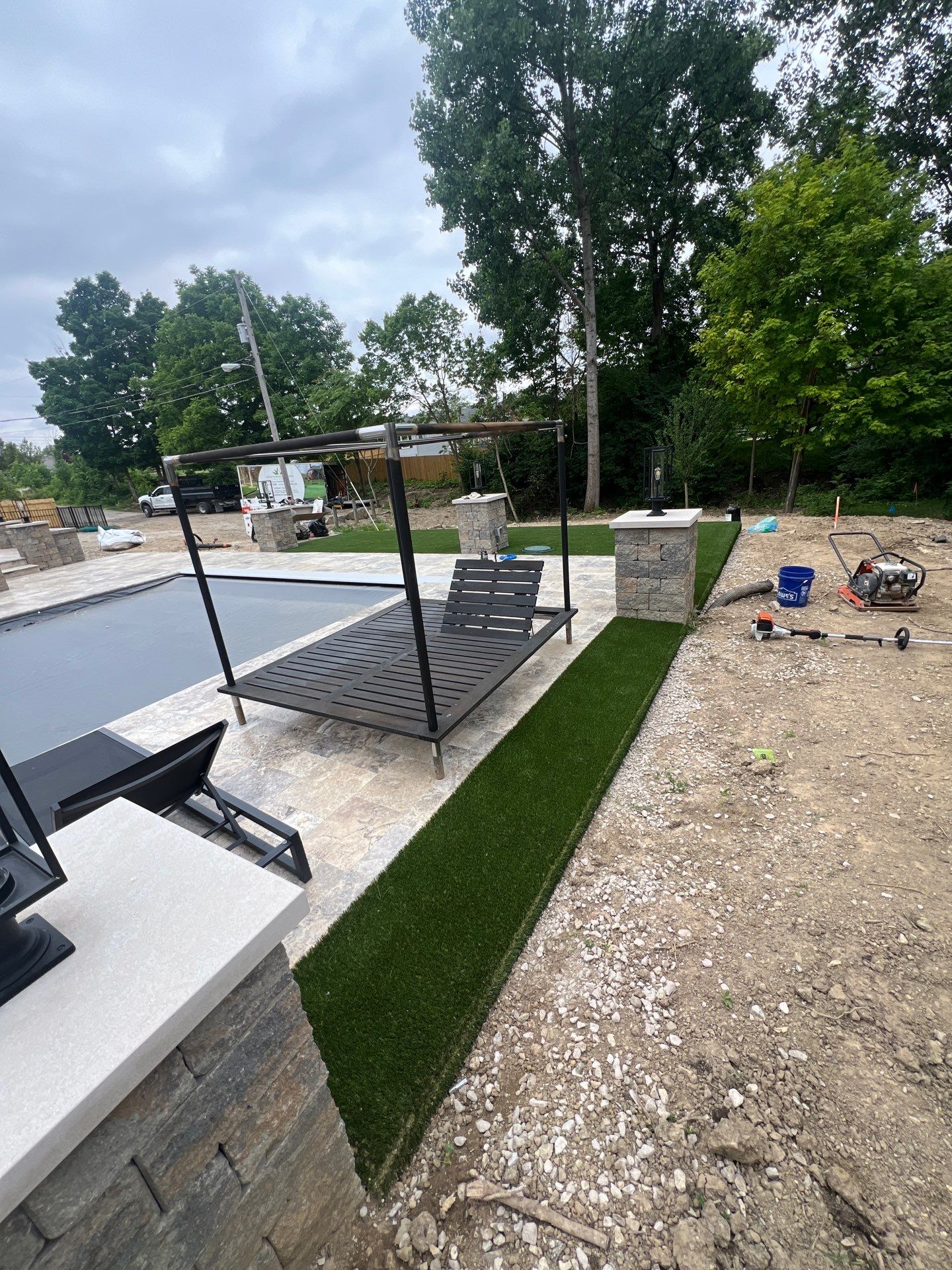 Pool side Lawn in Powell, OH by Southwest Greens Midwest