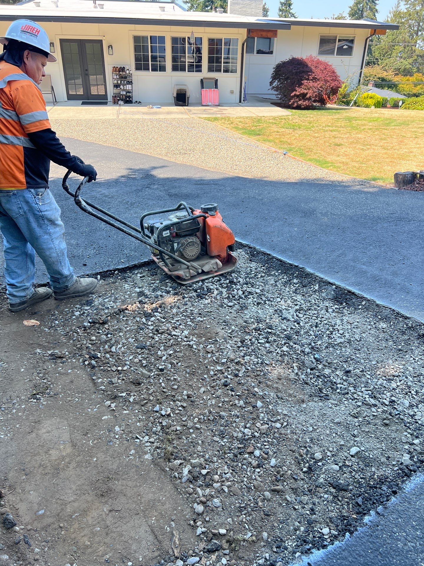 Sealcoat Driveway Repair | Everett  by Jireh Asphalt & Concrete Inc 