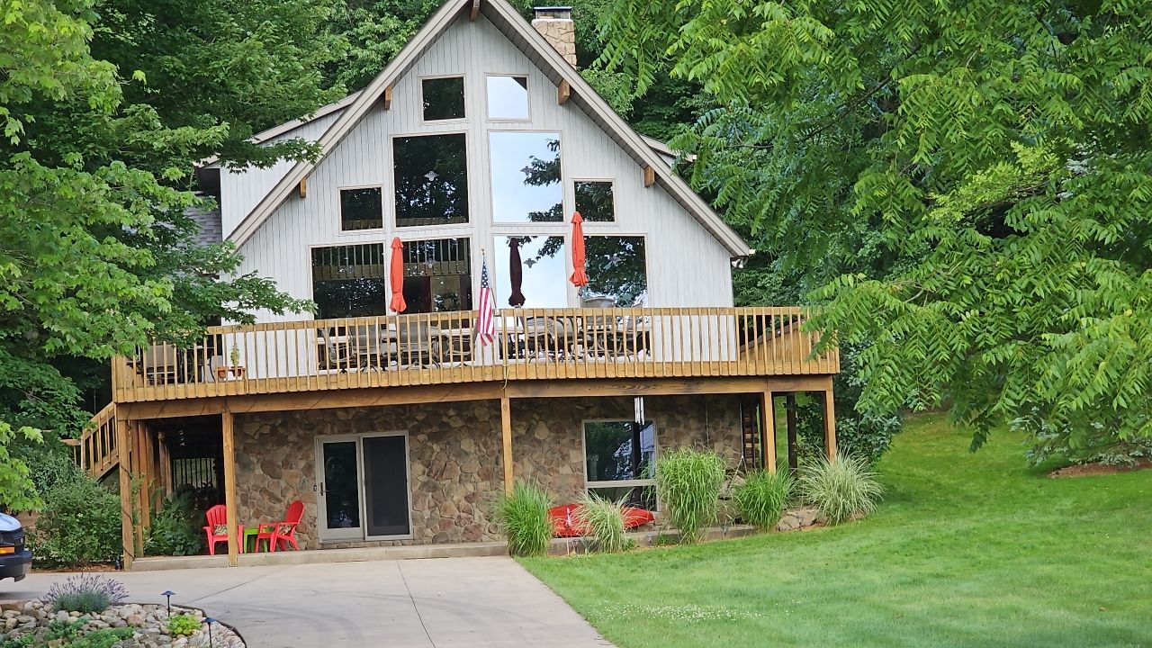 Owens Corning Color: Williamsburg Gray by Eagle Eye Roofing