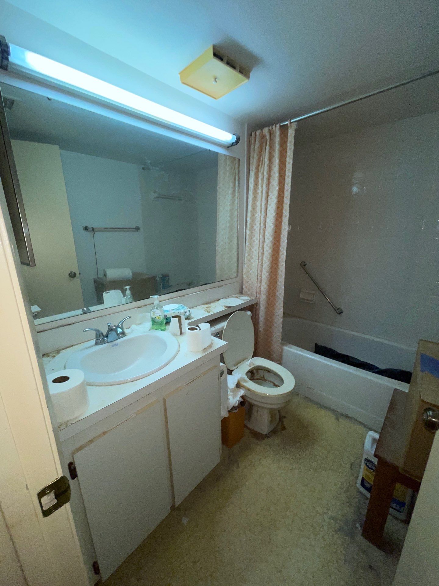 Horder house with Mold and Bacterial Contamination Issues  by Bay Coast Restoration 
