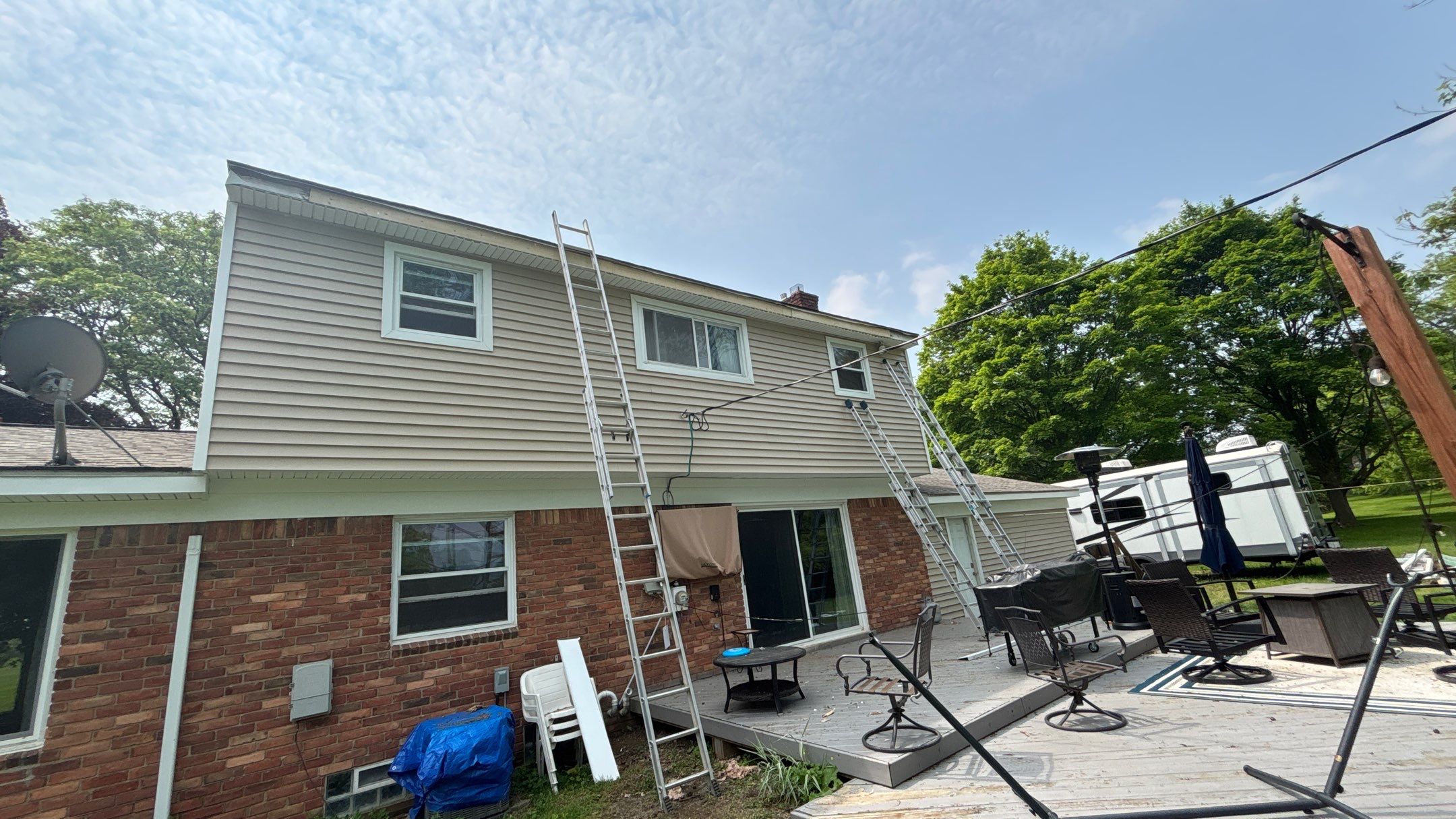 Siding Replacement using Alside Charter Oak D4.5" Vintage Wicker by 180 Contractors