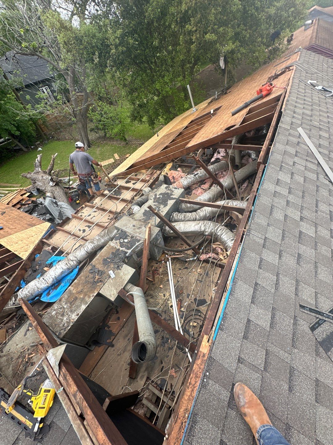 Residential Roofing Installation using Owen's Corning Duration (Lifetime) Shingles by Roof Repair Company