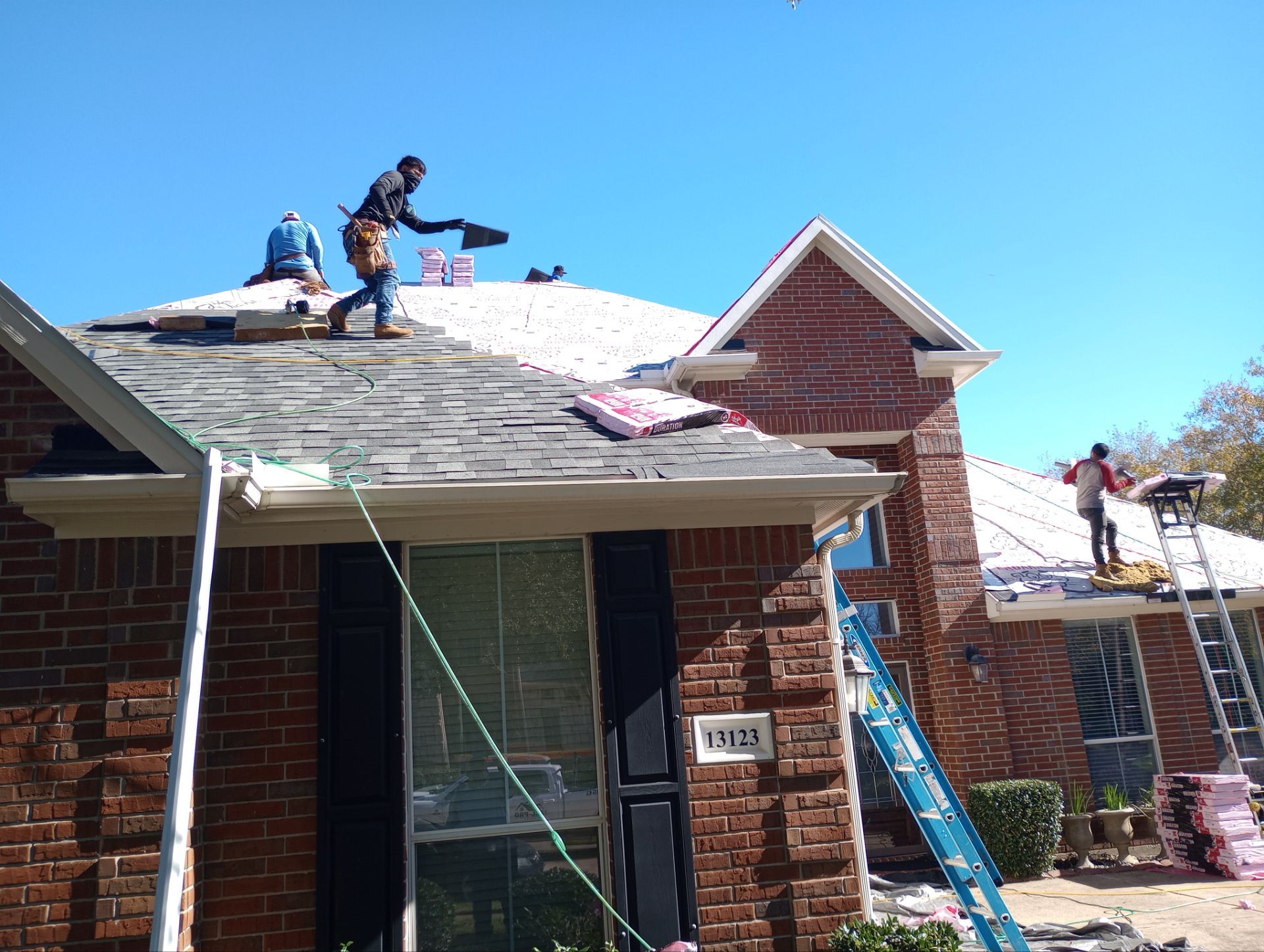 Residential Roofing Installation using Owen's Corning Duration (Lifetime) Shingles by Roof Repair Company