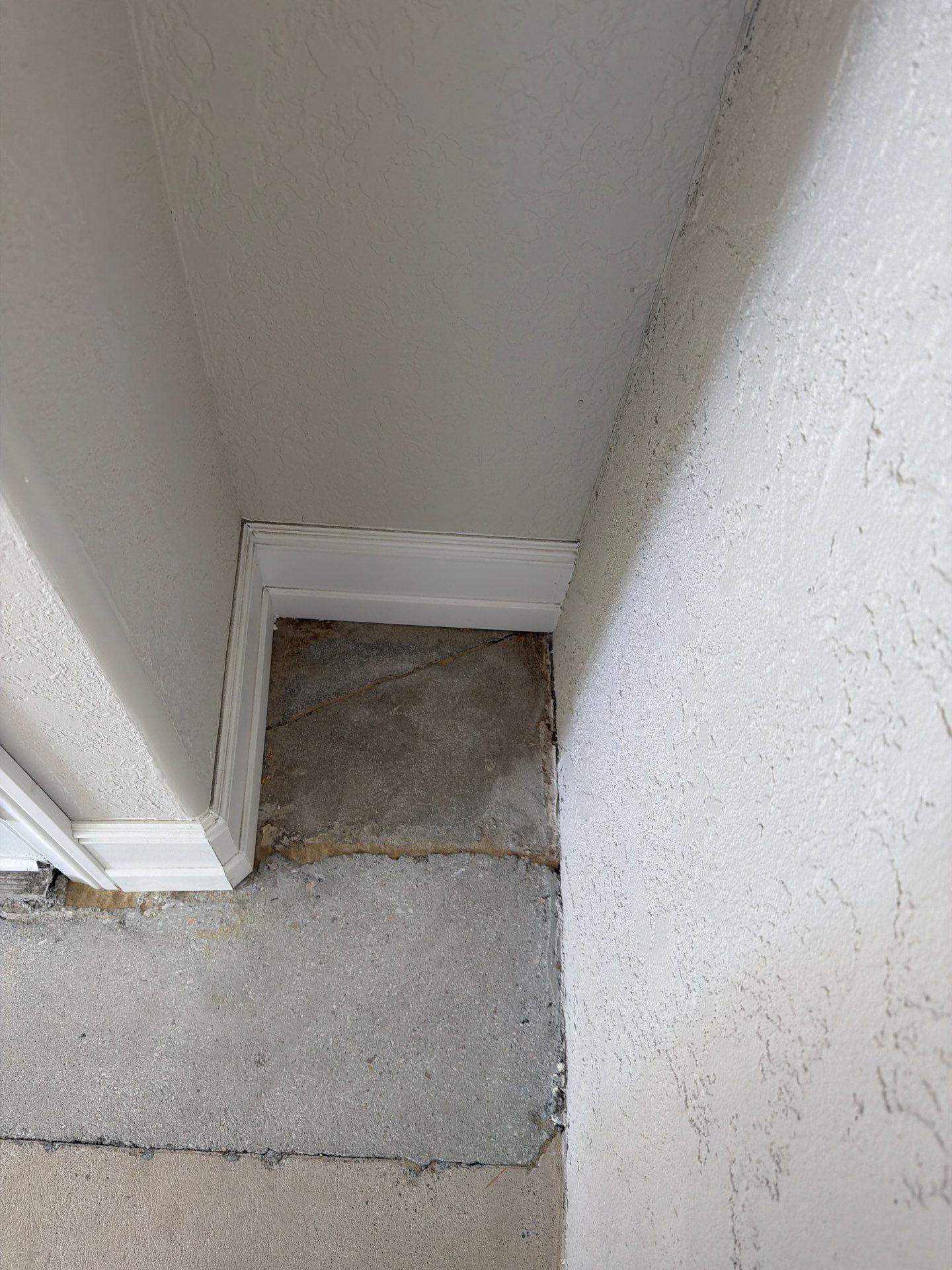 Paso Robles Polyurea Garage Floor Coating with Glacier Chips by MGP Coatings