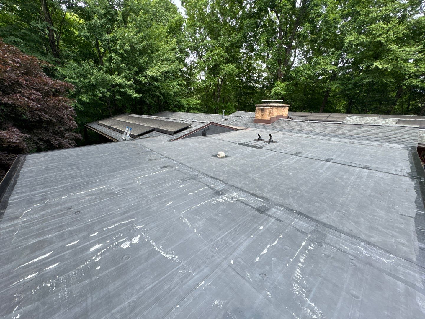 EPDM installed in Woodbury, CT by DiGiorgi Roofing and Siding Inc