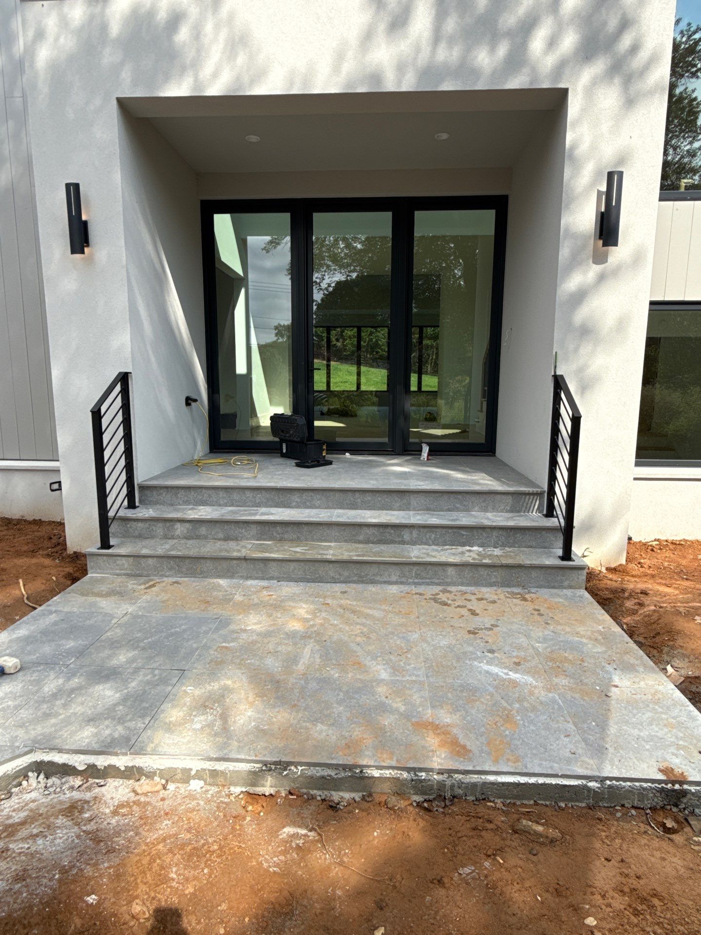 Modern Custom Horizontal Round Bar Railings – Contemporary Residential Design by Capitol Iron Works