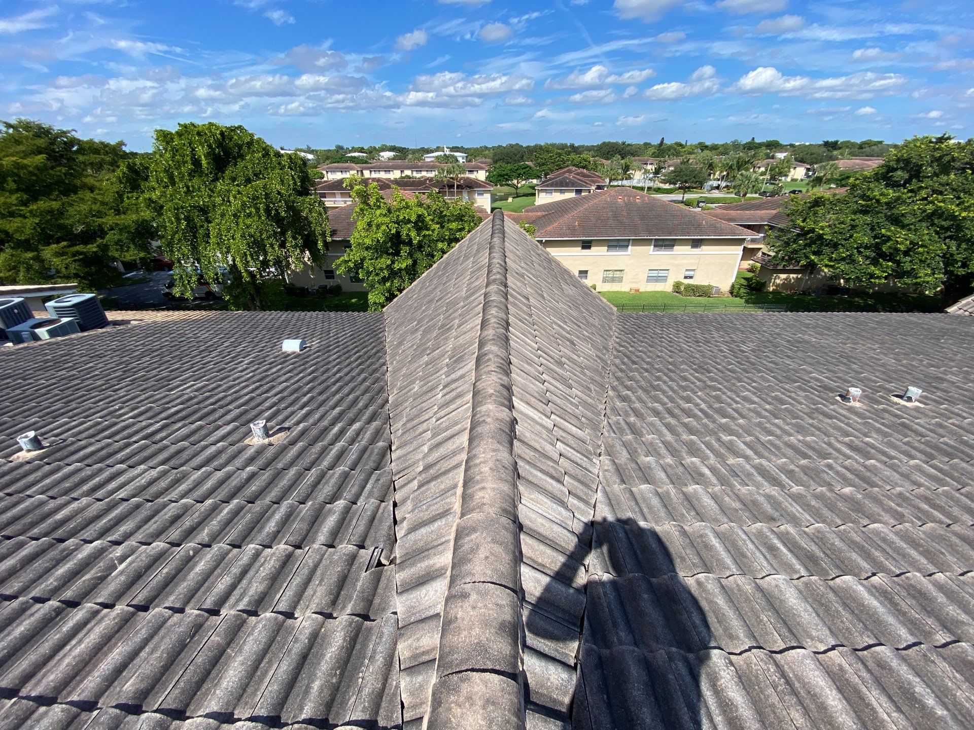 Commercial Roof Cleaning Coral Springs by BKB Pressure Cleaning LLC