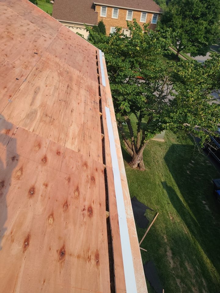 Burke: CertainTeed Landmark Pro Architectural Shingles in Max Def Weathered Wood by RM Banning, Inc.