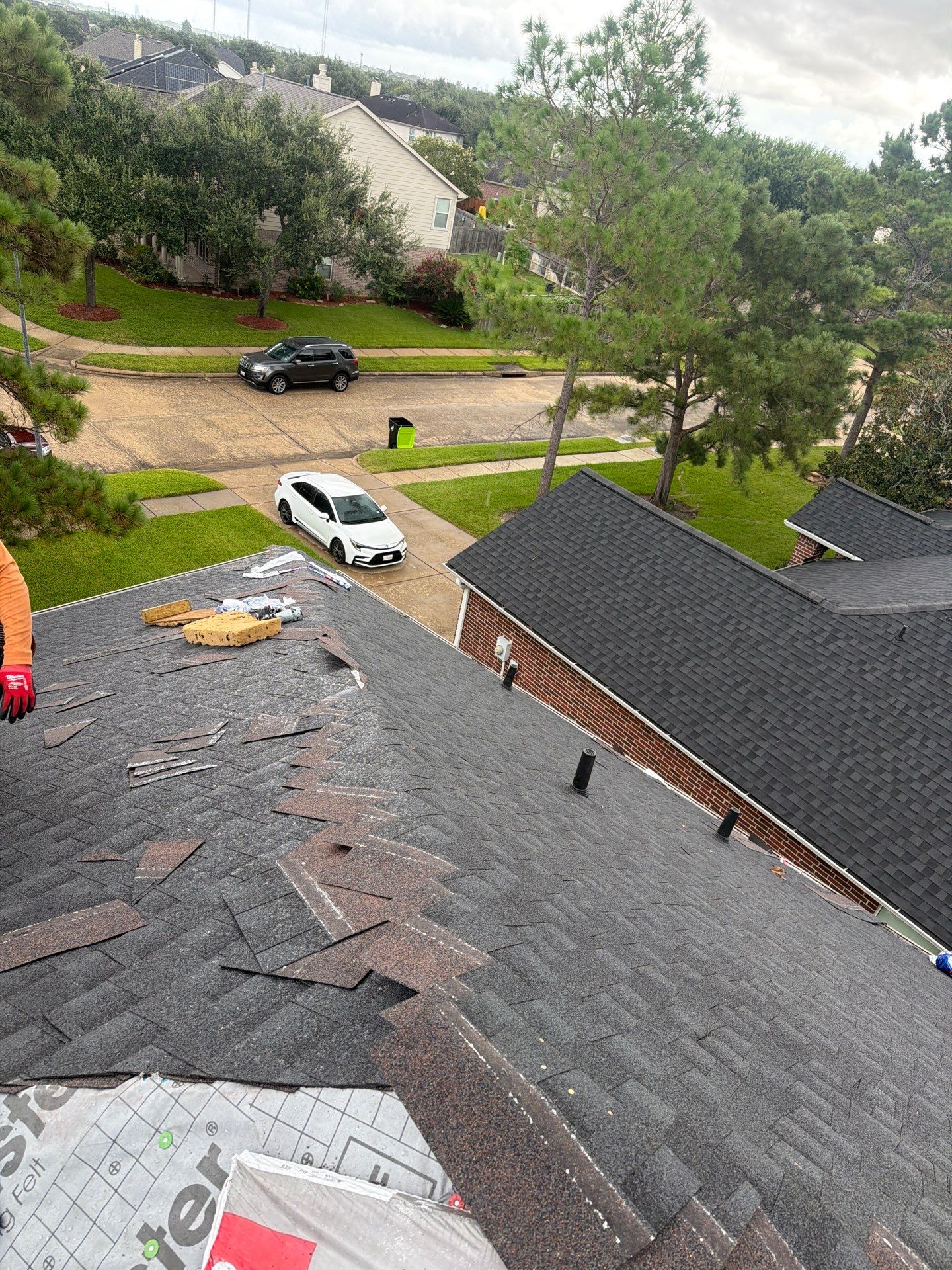 Roof Replacement in Sedona Creek, Missouri City TX by Roof Repair Company