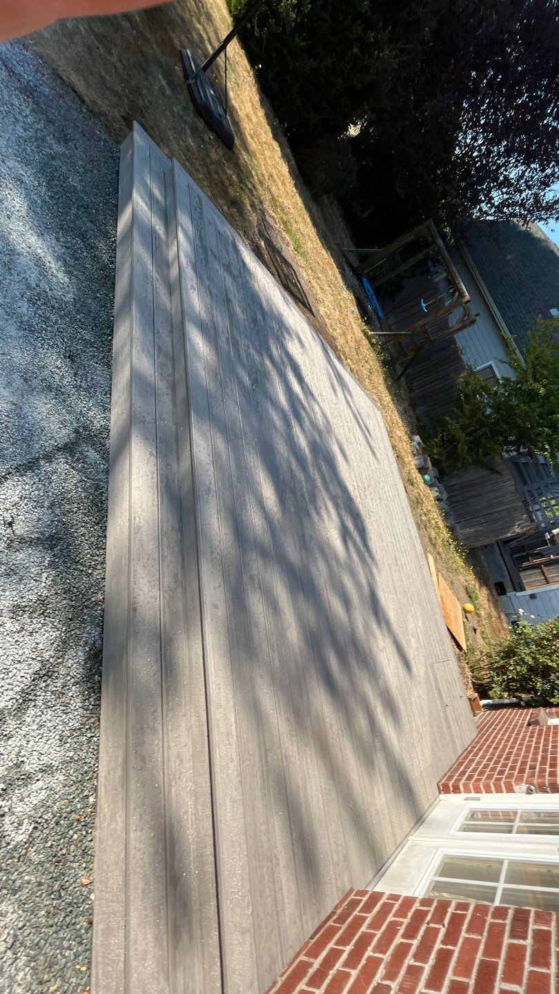 A not so typical deck by Alki deck builders 