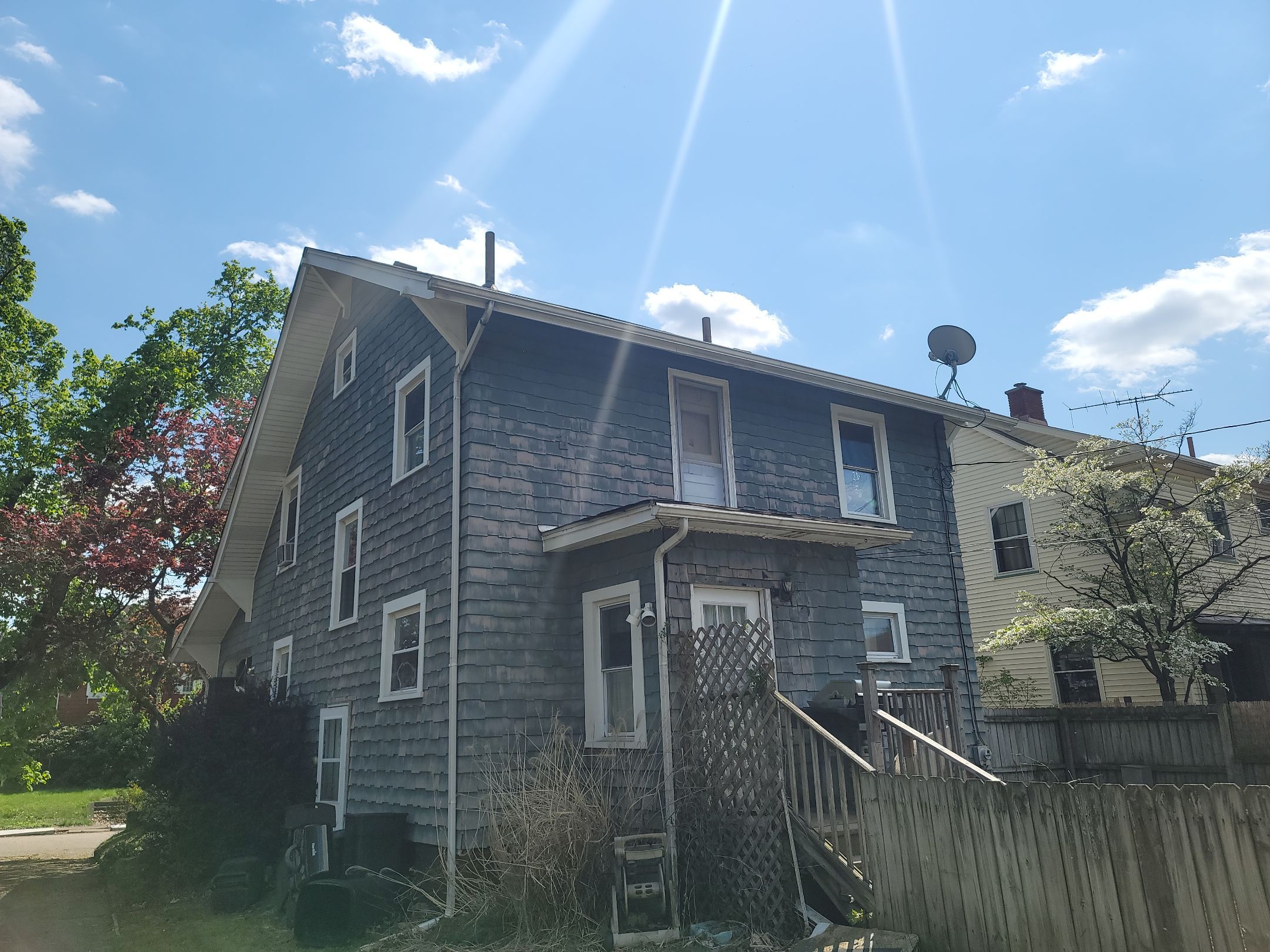 ATLAS PINNACLE COLOR: BURNT HICKORY DRIP EDGE: WHITE by Eagle Eye Roofing