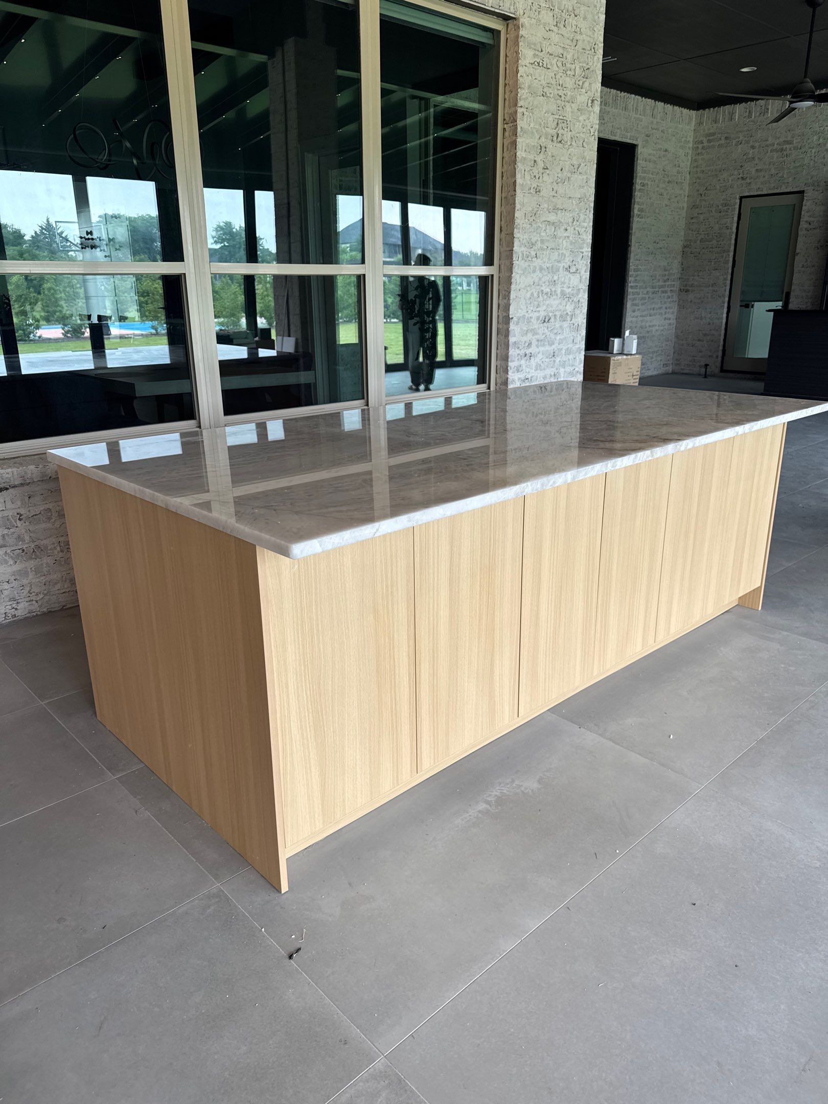 💎 Fairview Luxury Oasis: European Modern Outdoor Kitchen with Cristallo Quartzite by Tibi Soli LLC
