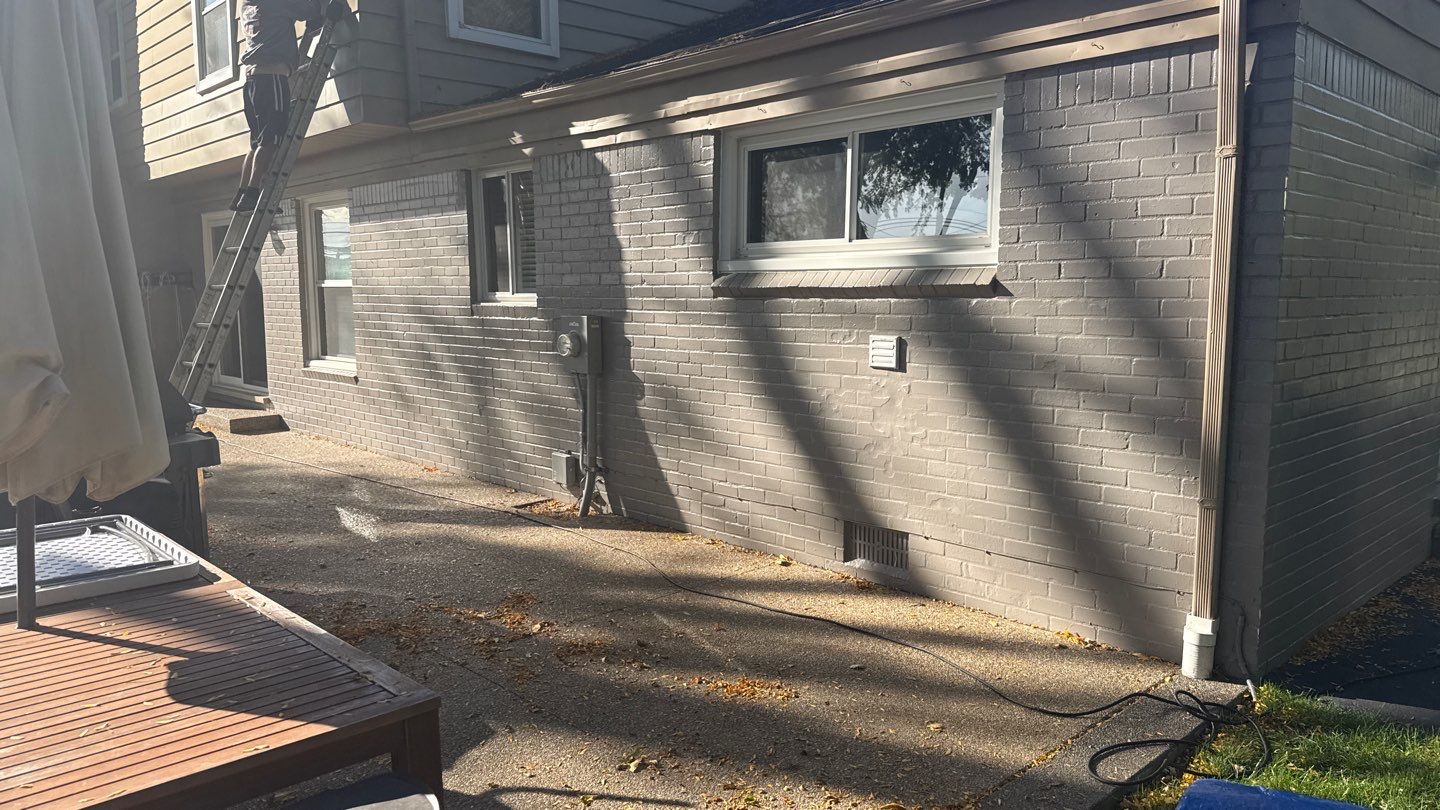 Siding Replacement using Alside S7 Cedar Mill Grain Storm Grey by 180 Contractors