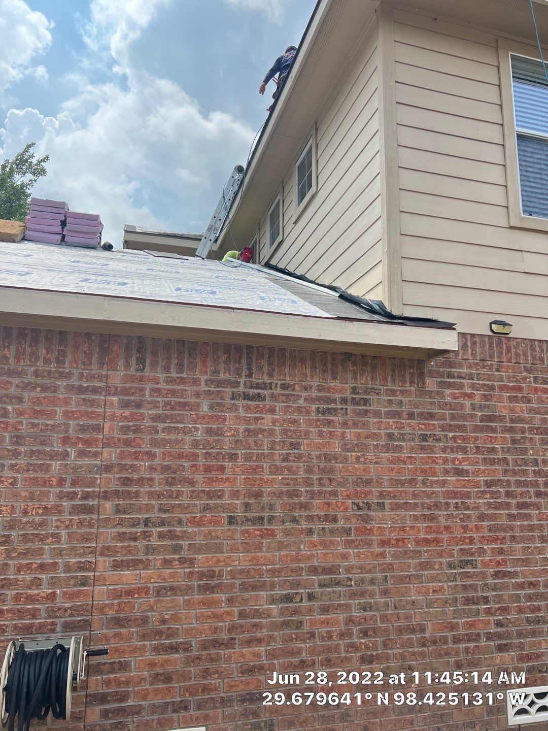 Residential Roof Replacement using Owens Corning 30 year Architectural Shingles by Premier Roofing and Contracting