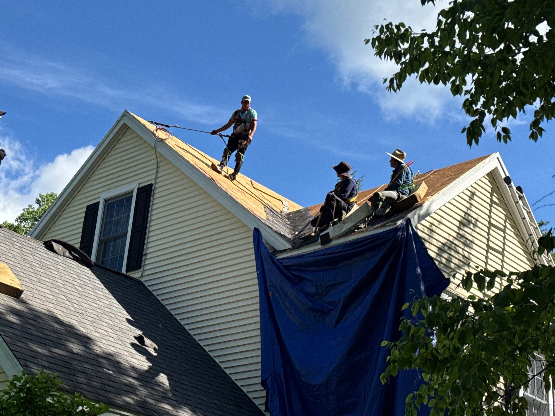 Complete Asphalt Shingle Roof Replacement for Brentwood NH Residence by Compass exteriors